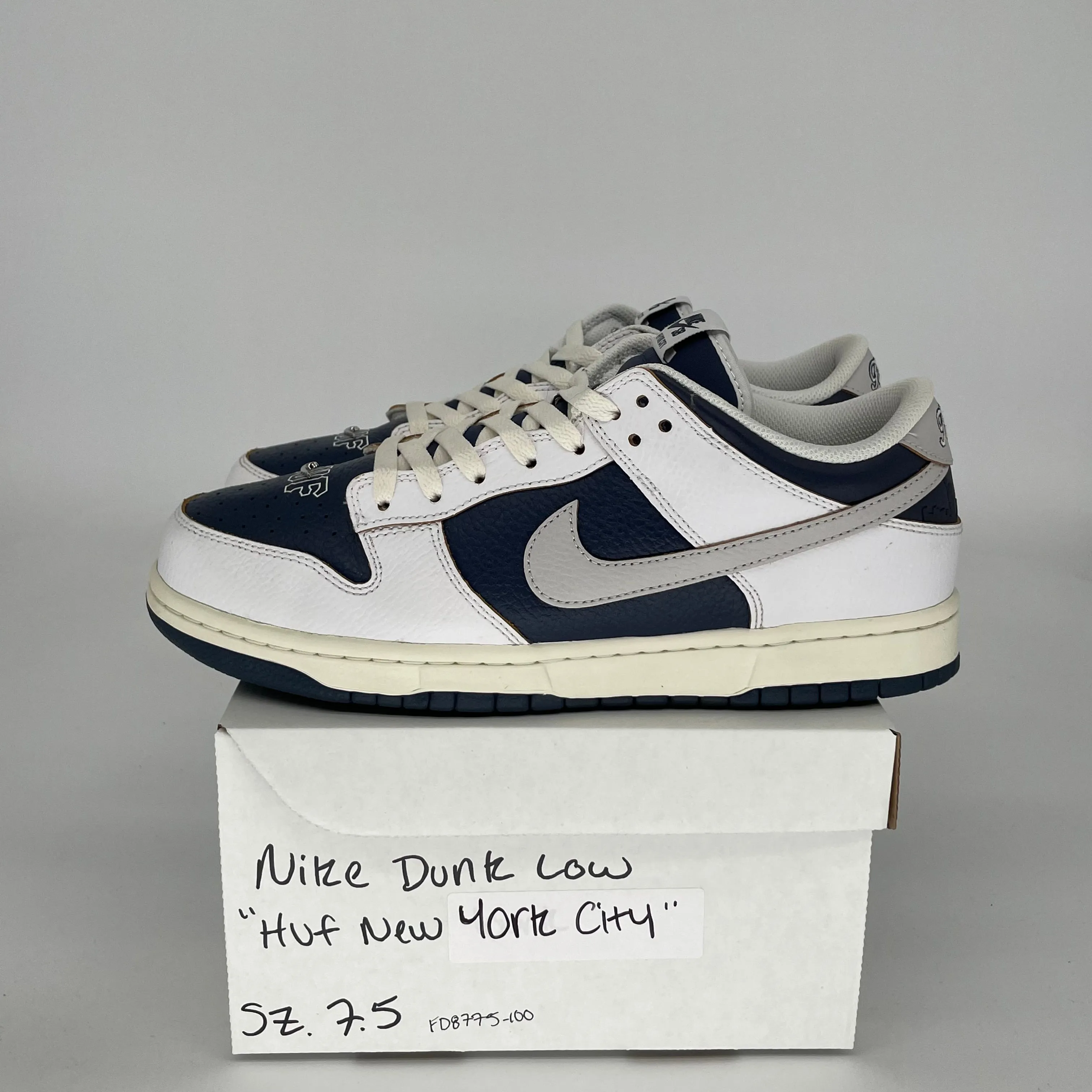 NIKE DUNK LOW HUF NEW YORK CITY SIZE 10 FD8775-100