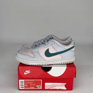NIKE DUNK LOW MINERAL TEAL SIZE 4Y FD1232-002