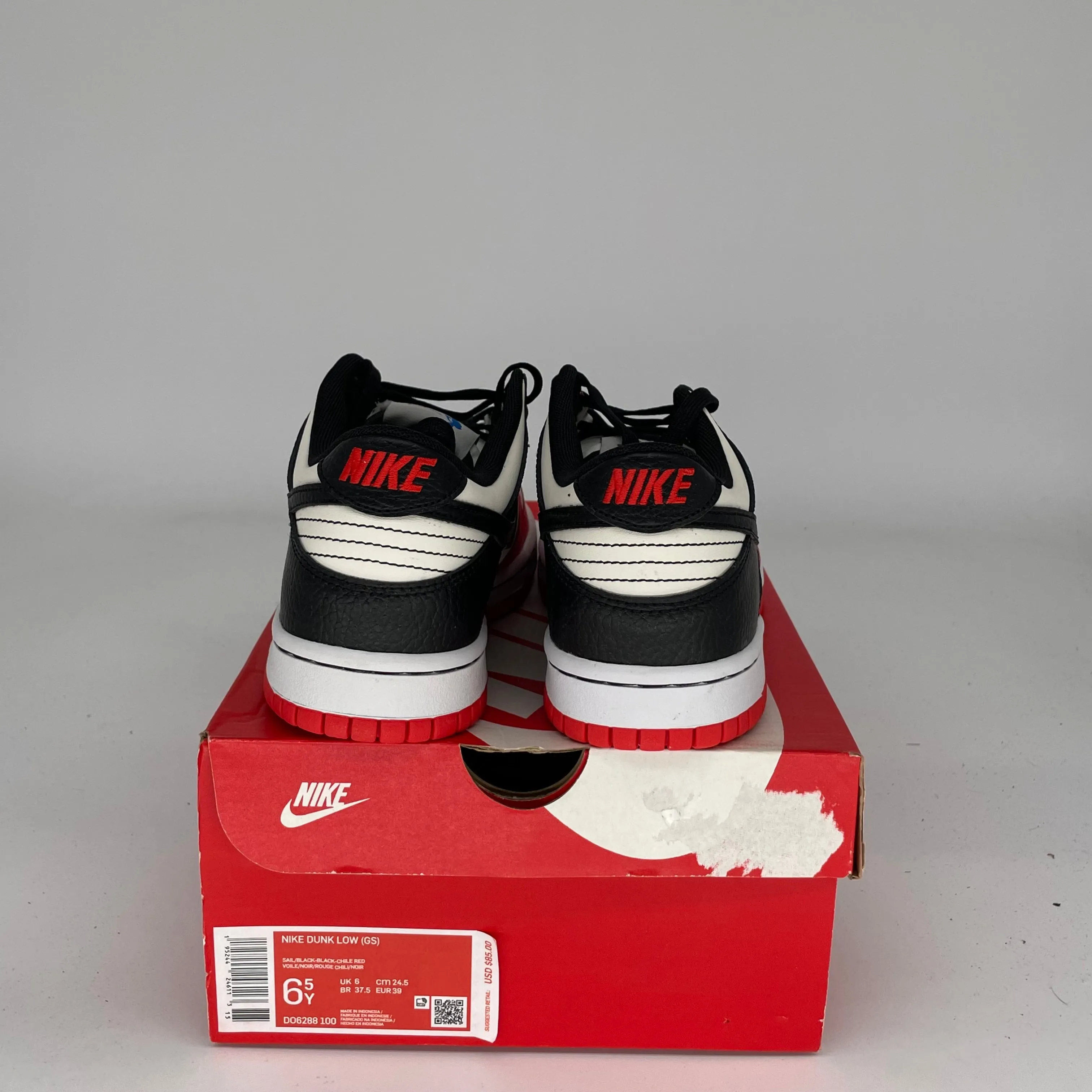NIKE DUNK LOW NBA 75TH ANNIVERSARY CHICAGO SIZE 6.5Y DO6288-100