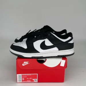 NIKE DUNK LOW PANDA SIZE 9 DD1391-100