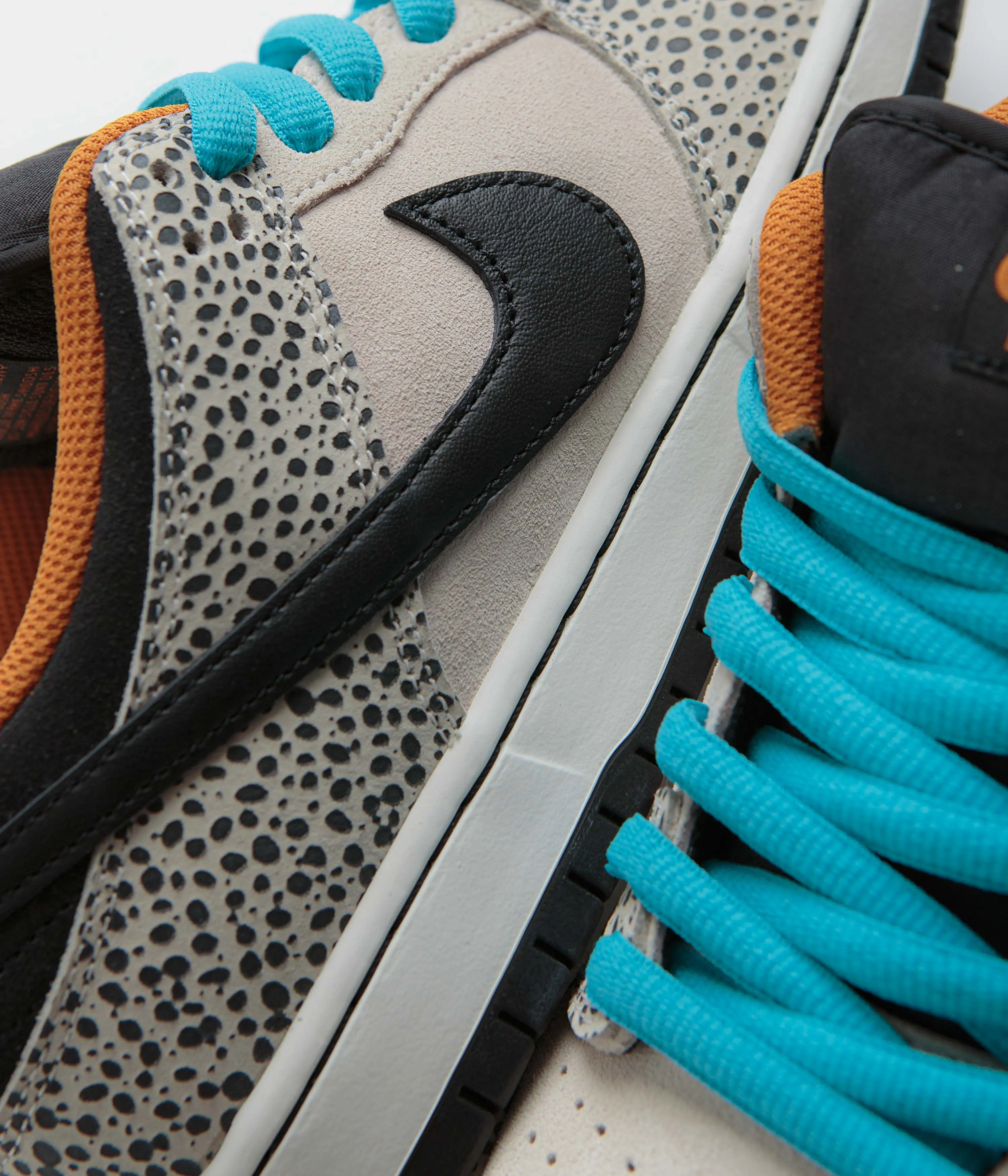 Nike SB Dunk Low Pro Electric Shoes - Phantom / Black - Black - Monarch Nike SB Clothing