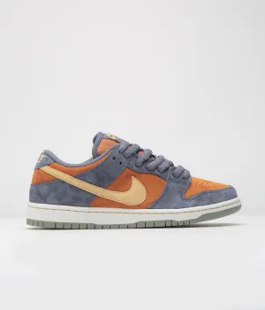 Nike SB Dunk Low Pro Shoes - Light Carbon / Sesame - Monarch Nike SB Clothing