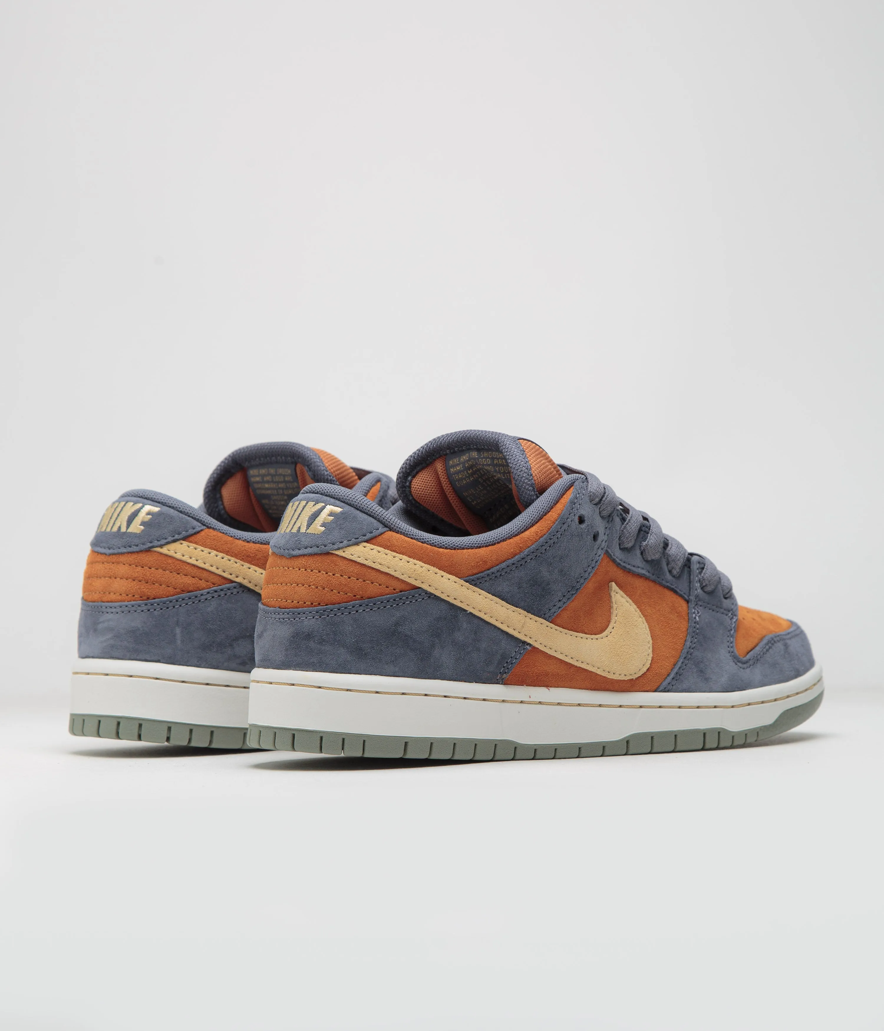 Nike SB Dunk Low Pro Shoes - Light Carbon / Sesame - Monarch Nike SB Clothing