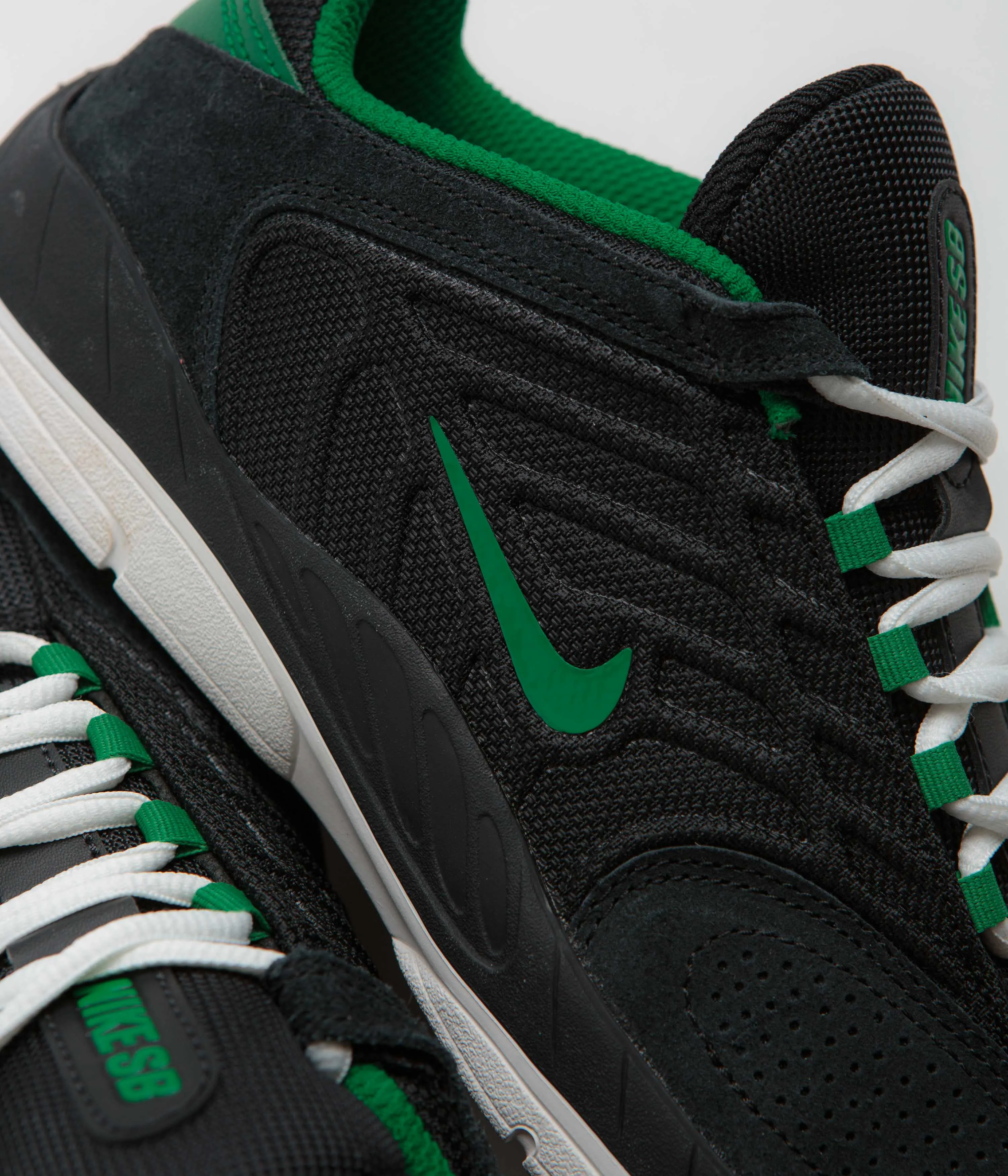 Nike SB Vertebrae Shoes - Black / Malachite - Black - Summit White Nike SB Clothing