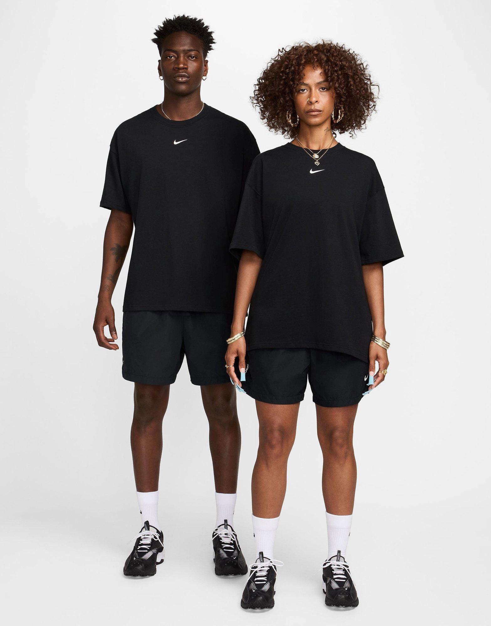 Optimized Outfit, Progressive Tone, Life-Ready Layers, Purpose-First Outfit, Bold Details, Move Clean, Relaxed Innovation