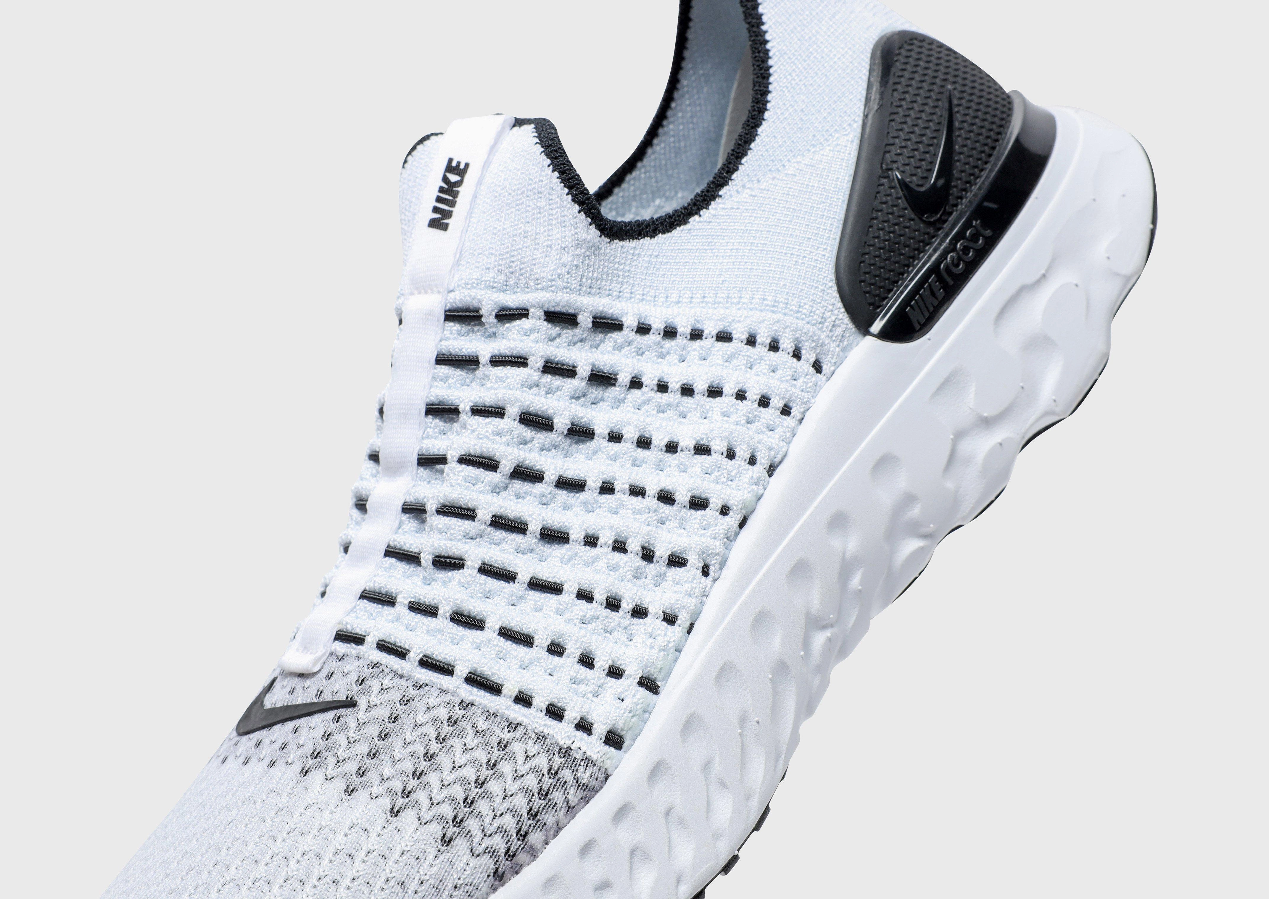 Move-Fit, Minimal Details, Cool Fit System, Less Is More, Modular Function