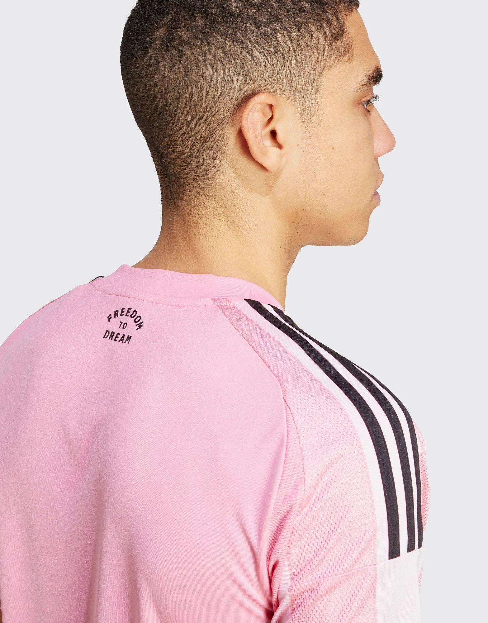 Motion Elements, Movement Uniform, Design Under Control, Active Energy, Quiet Strength, Move All Day, Multi-Wear Outfit