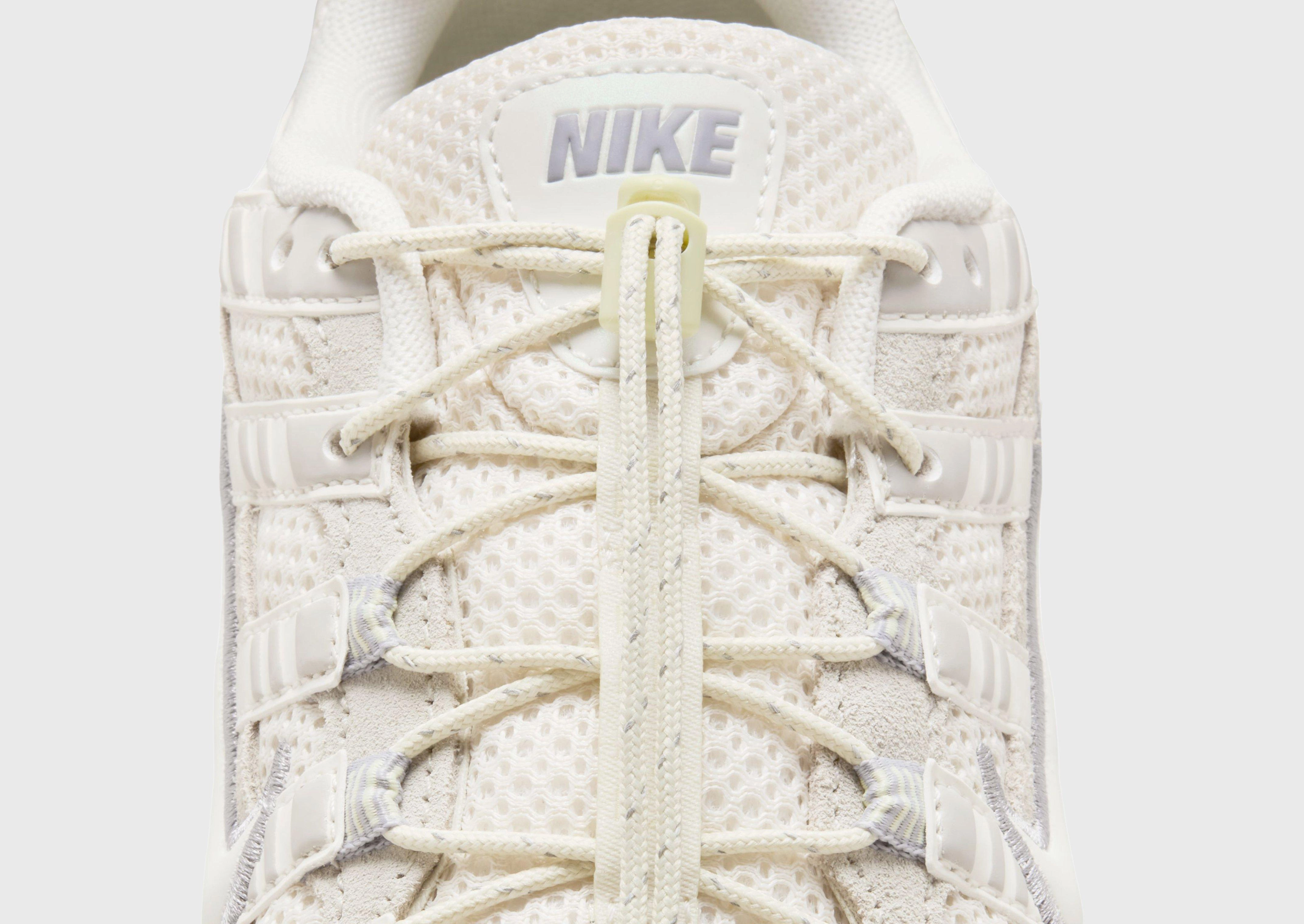 Design Under Control, Go-Mode Fit, Lightweight Presence, Life In Layers, Built To Adapt