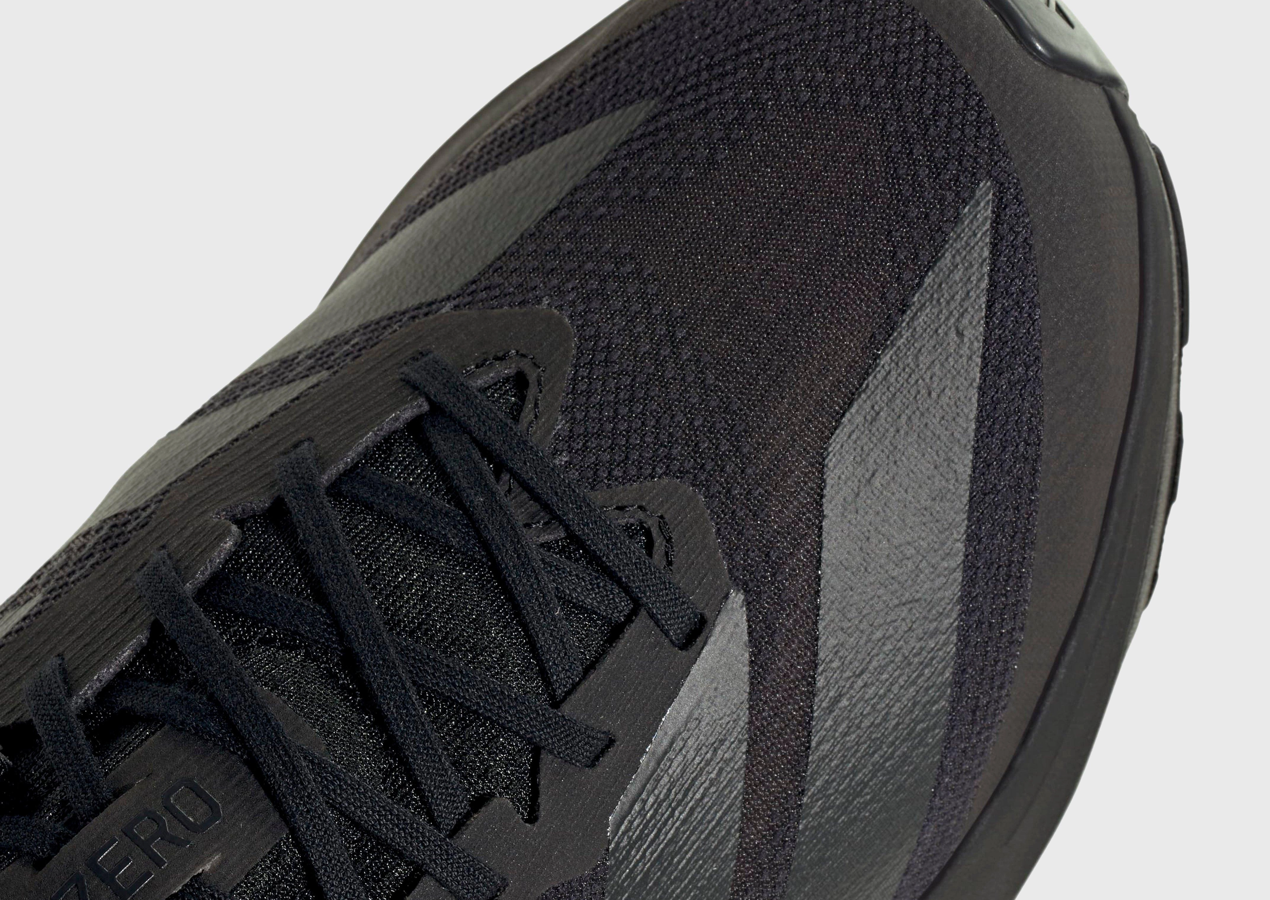 Easy Motion, Optimized Form, Smooth Layers, Crafted Lifestyle Gear, Relaxed Motion, Versatile Gear