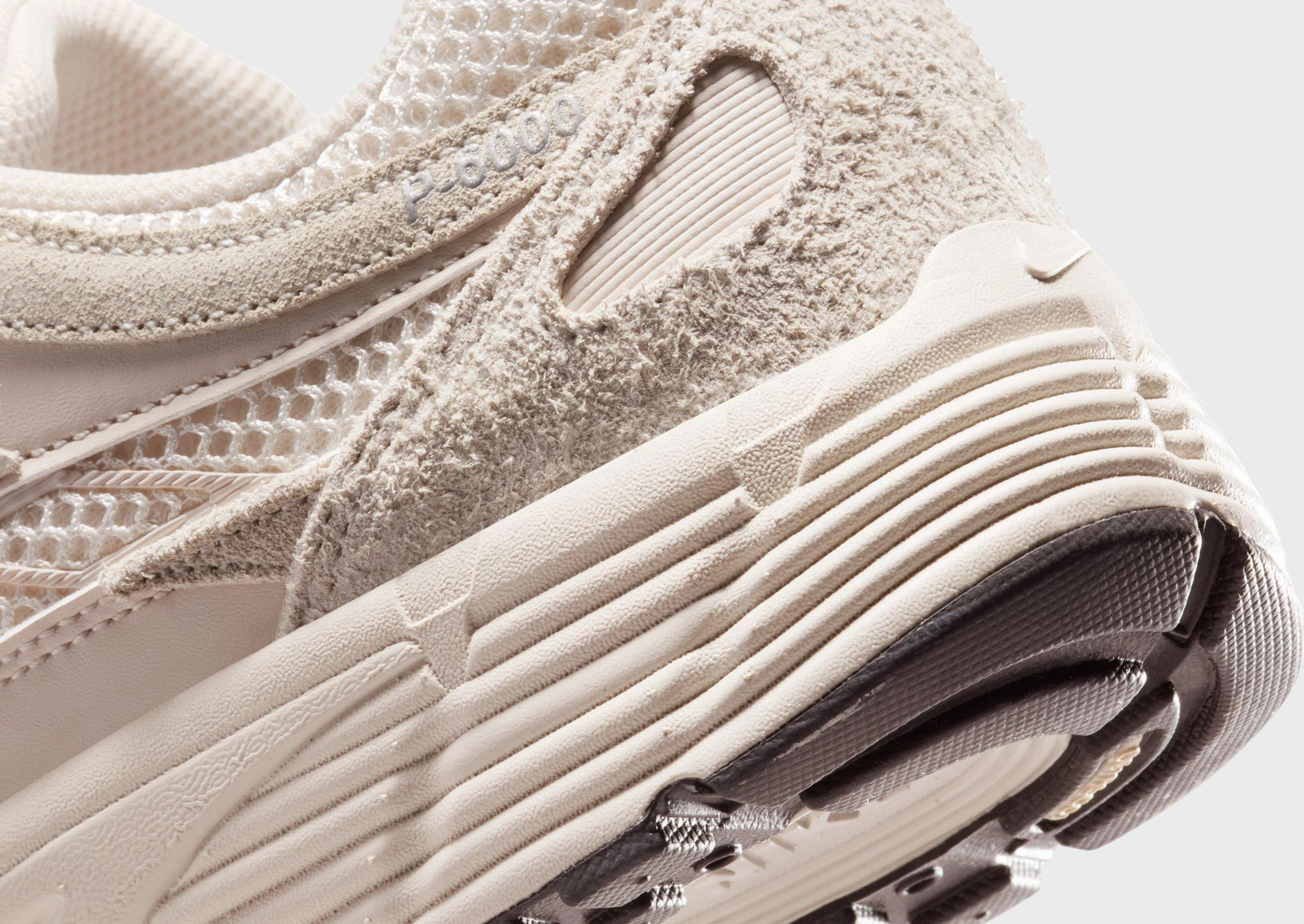 Urban-Motion Fit, Everyday Sleek, Ease-Forward Fit, Modern Build, Form Plus Function, Go-Mode Daily, Motion Elements