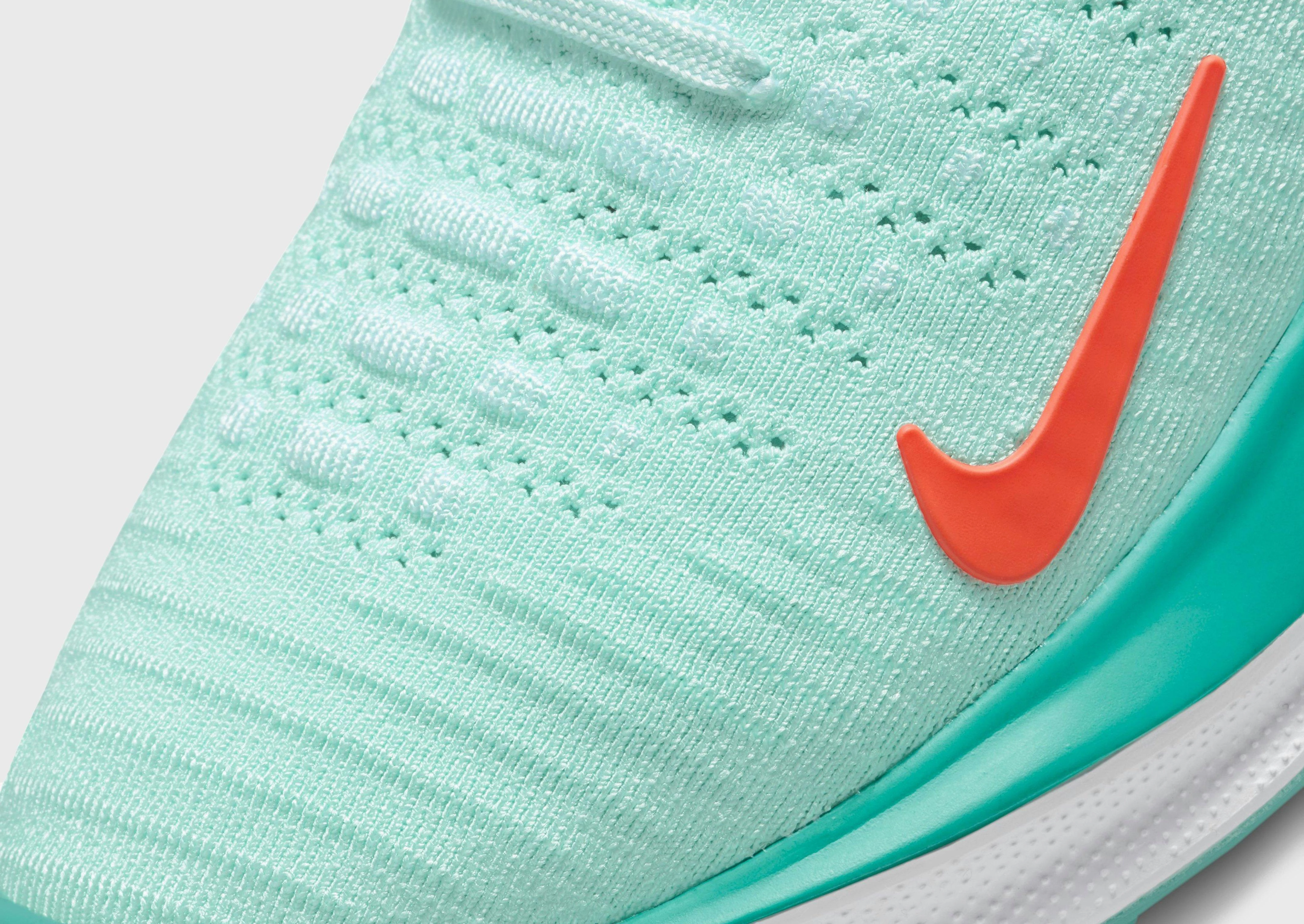 Easy Layering, Go-Easy Gear, Streamlined Urban, All-Day Rhythm, In-Motion Look, City State, Built For Today