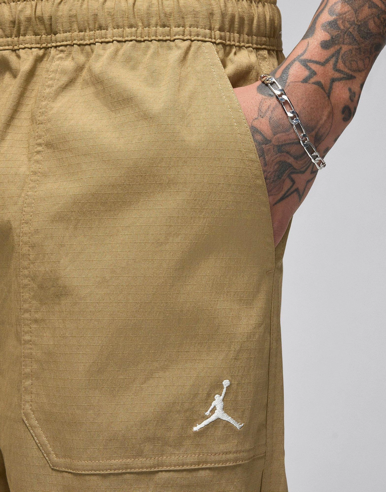 Precision-Fit, Versatile Drop, Go-Easy Gear, Progressive Tone, Style Flowwear, Style To Evolve, City-Proof, Active Living