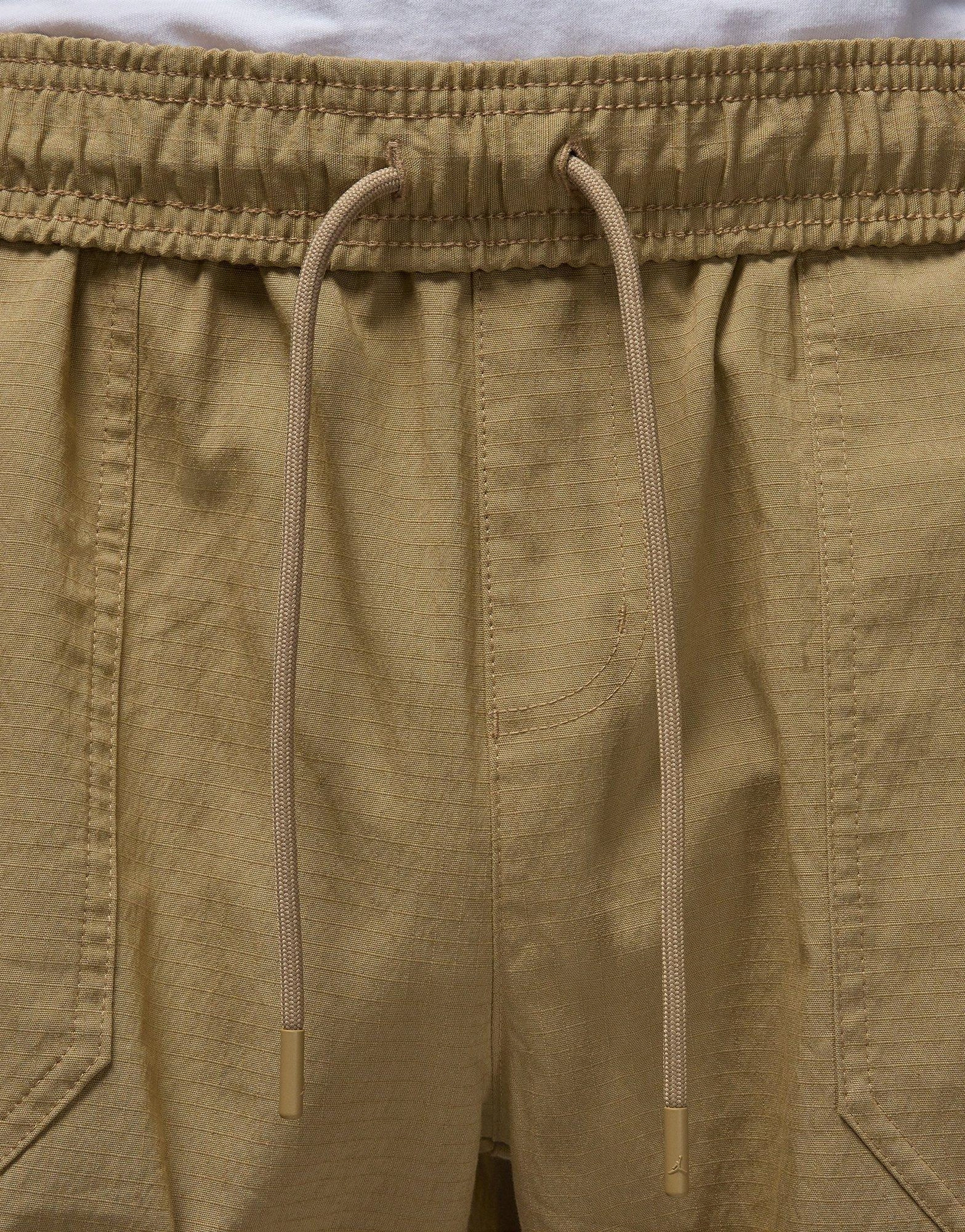 Streamlined Edge, Essential Gear, Bold Details, Dynamic Fit, Layer Logic, Flow-Forward Gear, Function First, Optimized Form