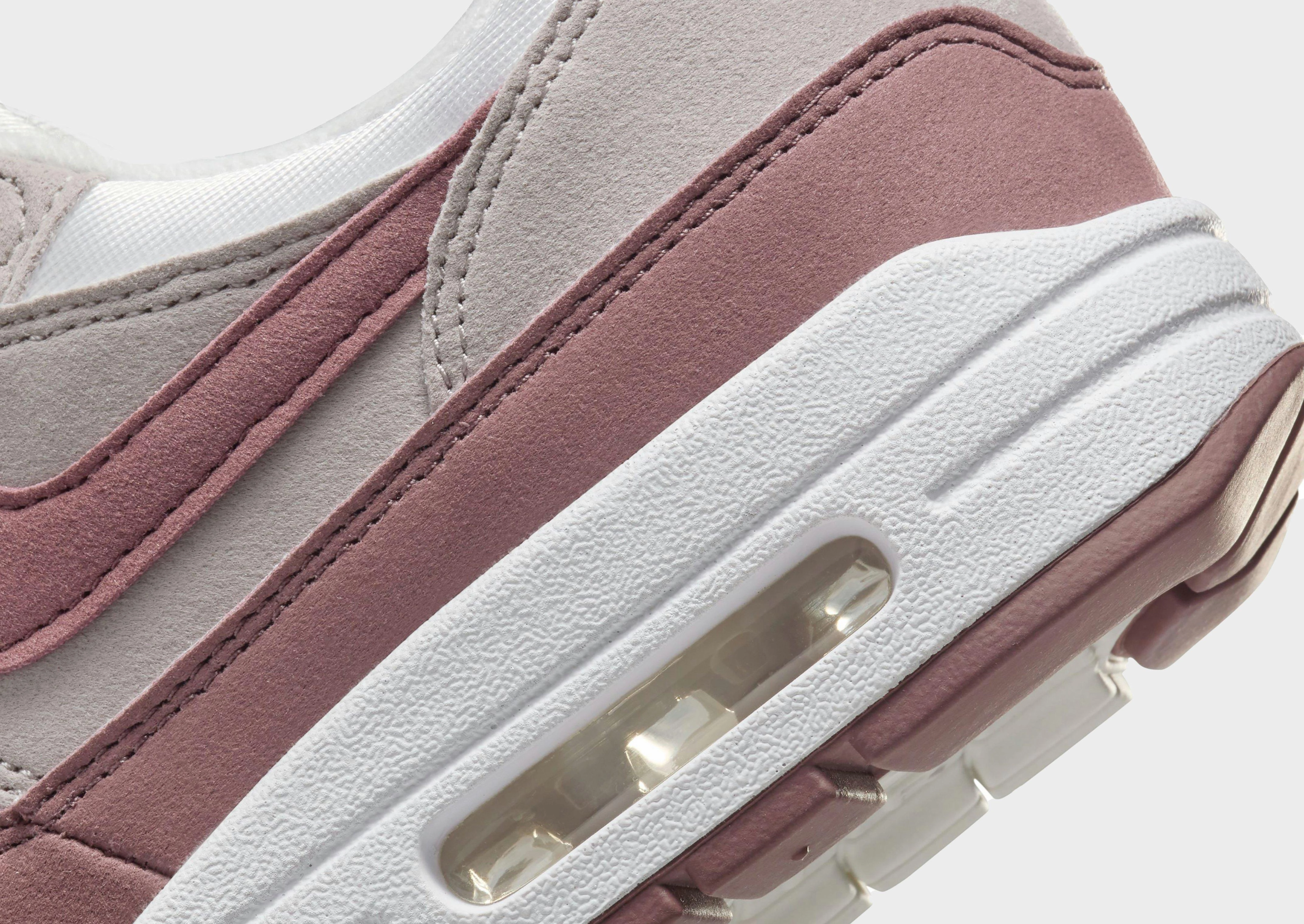 Quiet Performance, No-Fuss Fit, Future-Forward Comfort, Active-Inspired, Evolved Form