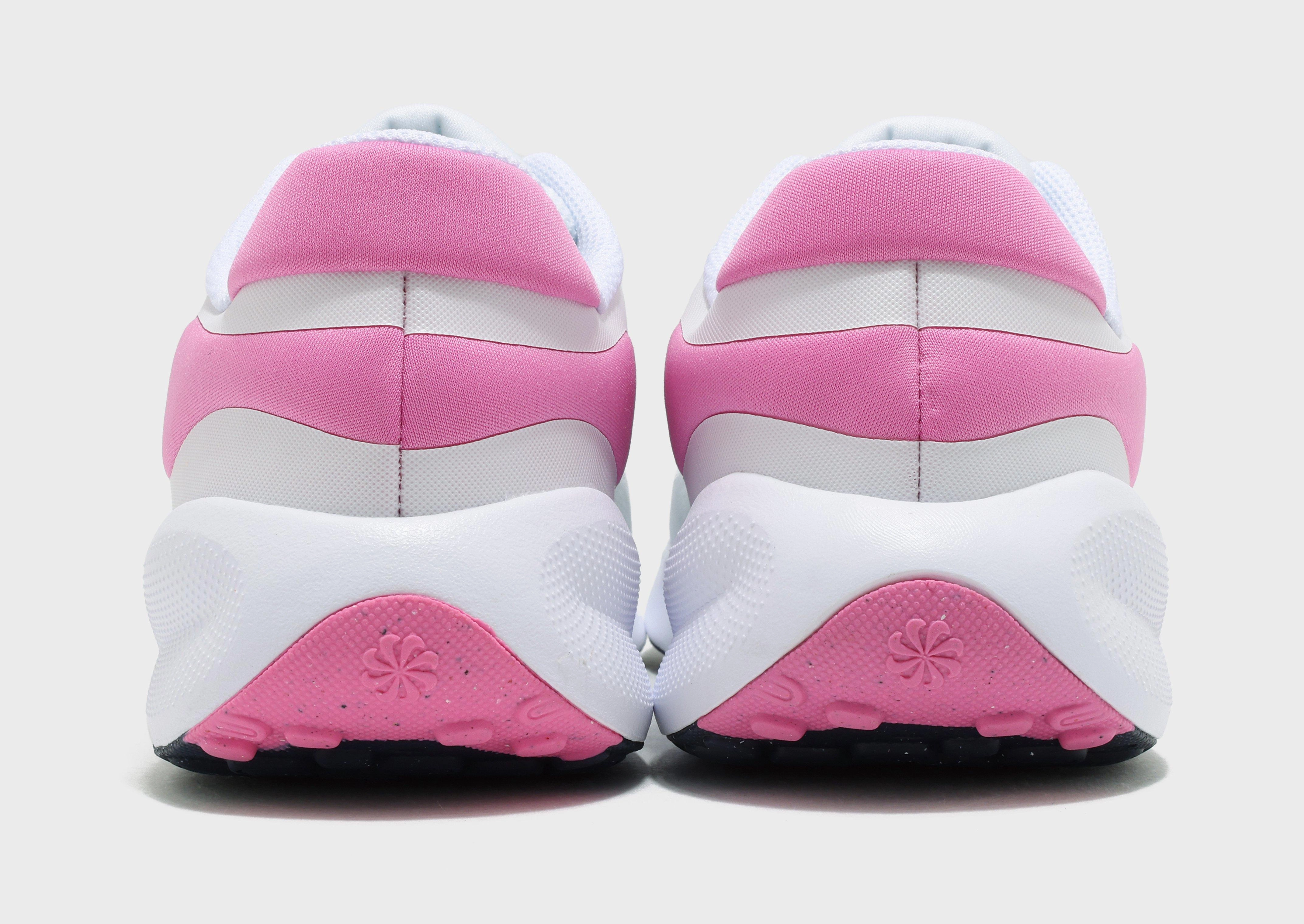 Relaxed Innovation, Everyday Dynamism, Subtle Impact, Style Made Easy, Engineered Simplicity