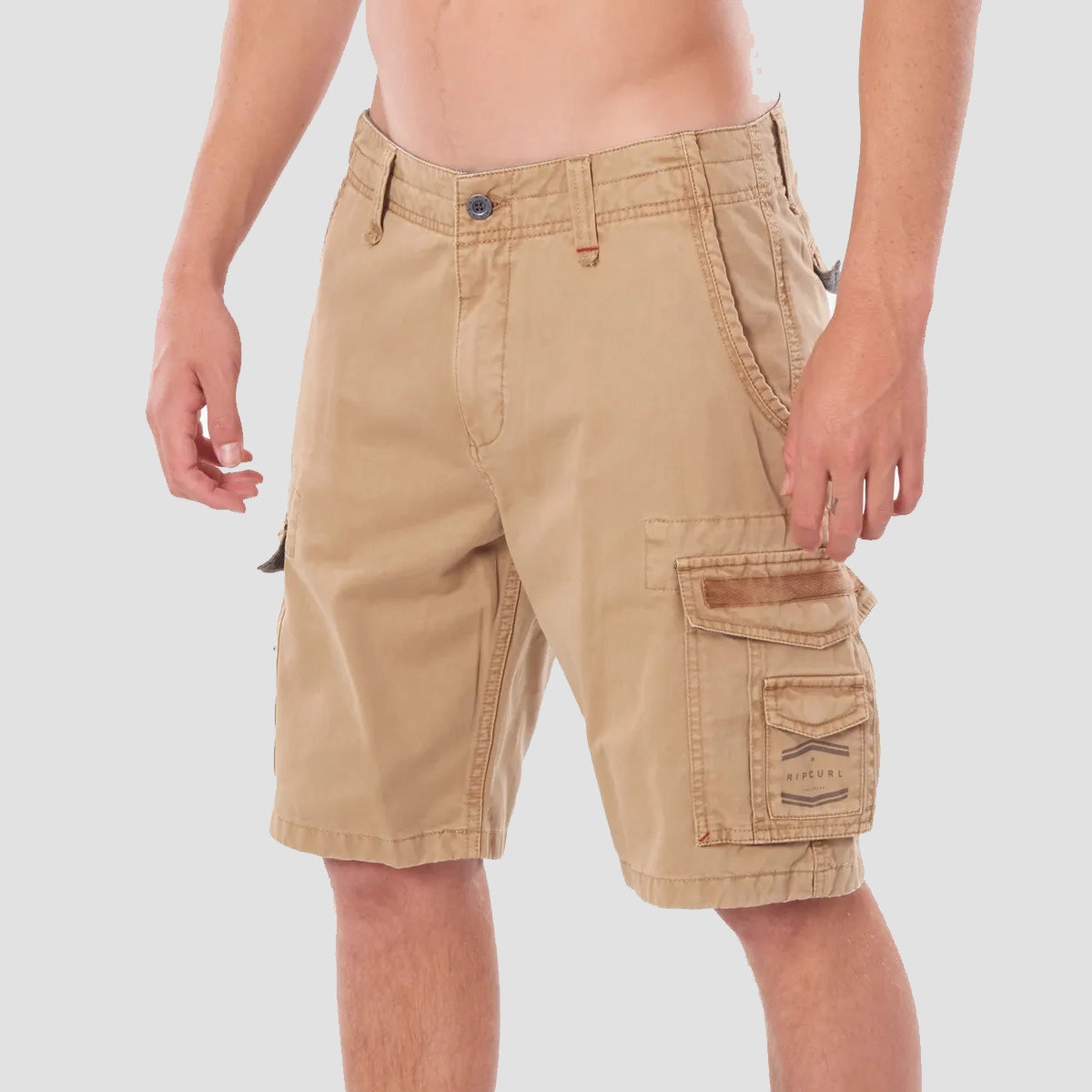 Timeless Motionwear, Flowwear, Engineered Profile, Move All Day, Modern Tone, Crafted Clarity, Pulse Of The City