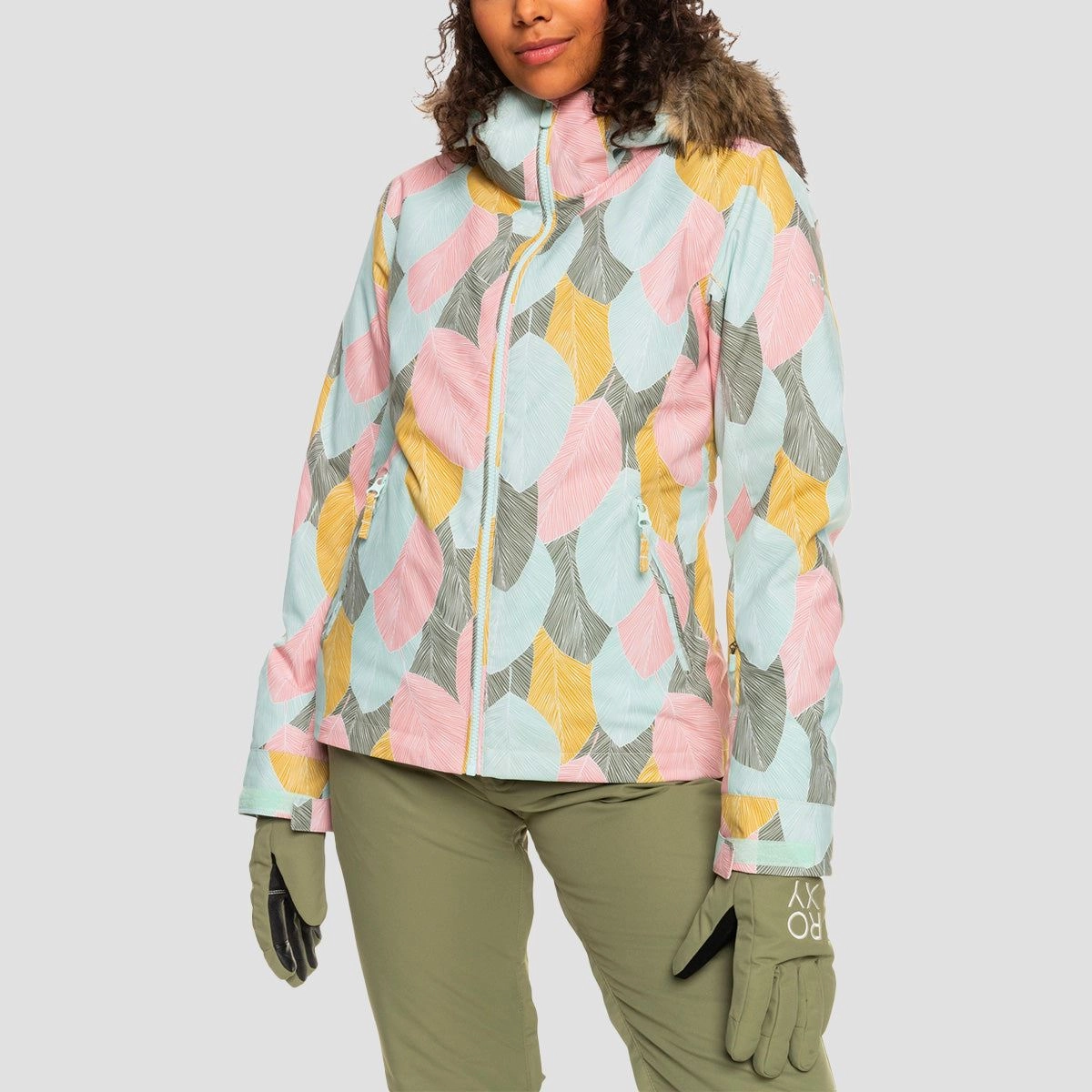 Structured Motion, Seasonless Design, The Feel Factor, Sleek Comfortwear, Multi-Context Style
