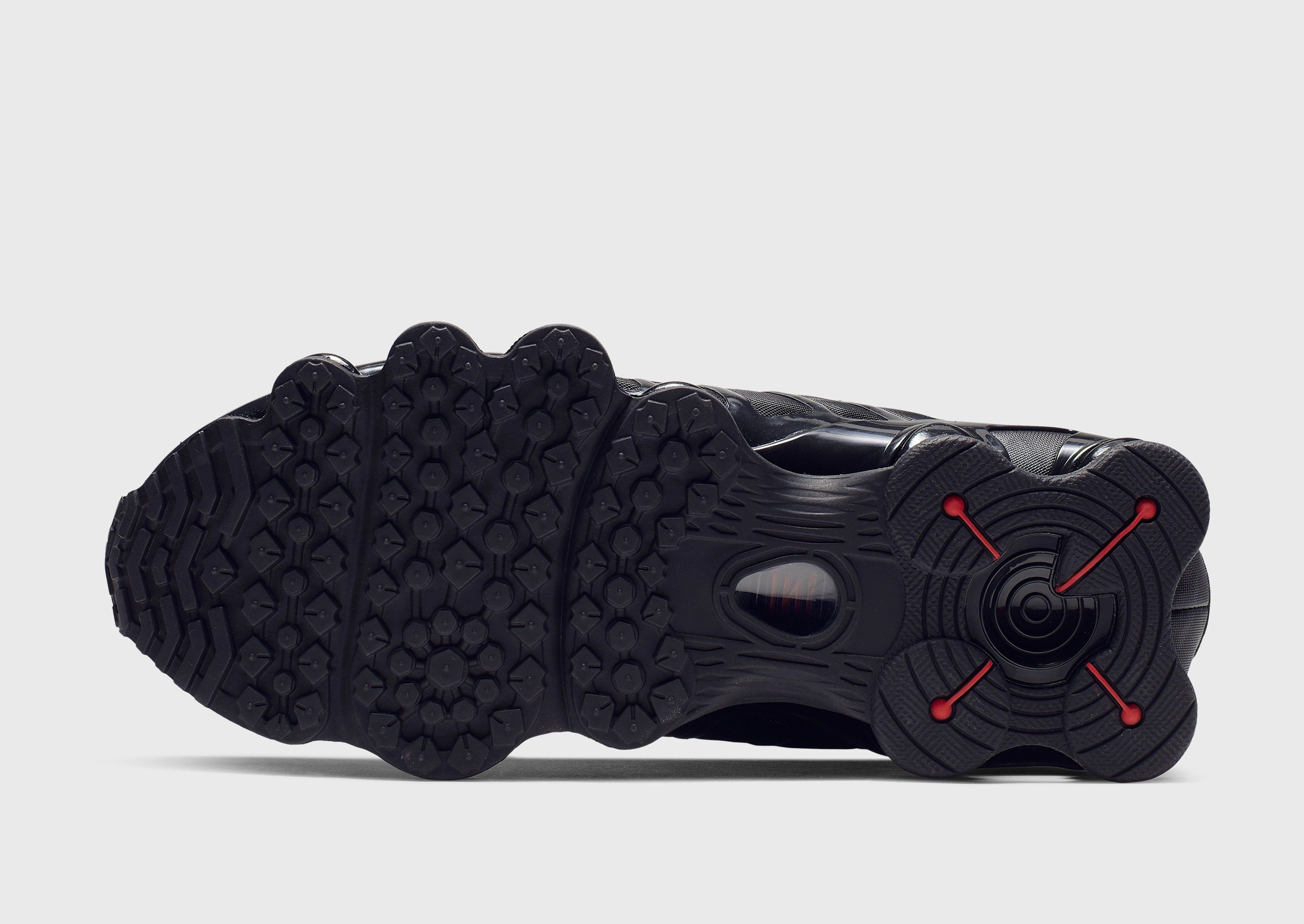 Motion Living, Comfort Zone, Clean Profile, Minimal Movement, Modern Essentials, Subtle Style Gear, Form Meets Calm