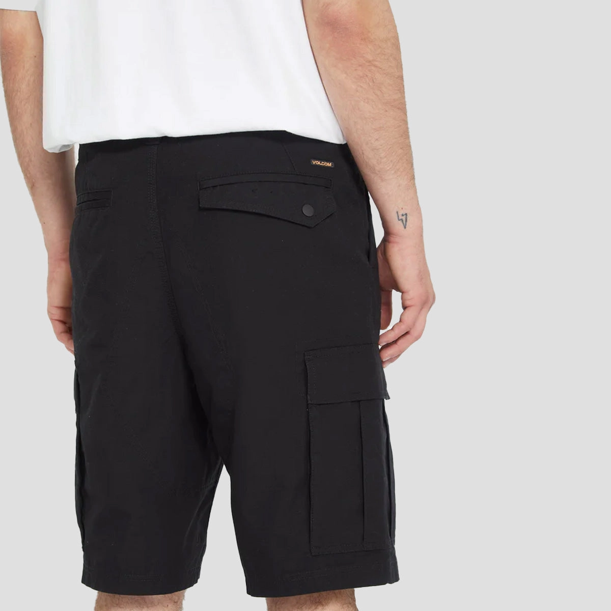 Neutral Layers, Dynamic Essentials, Versatile Mood, Quiet Impact, Motion Elements, Daily Build