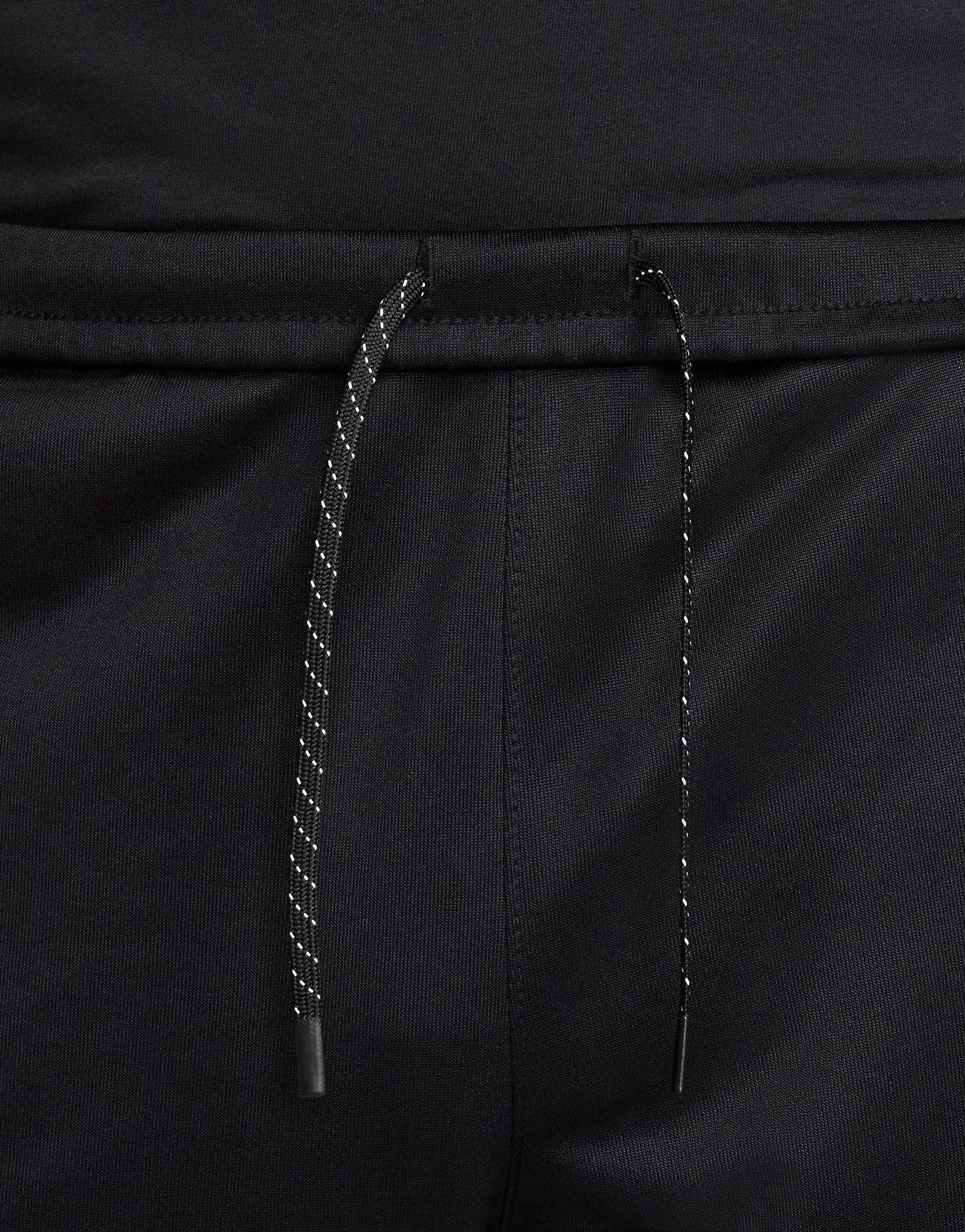 Crafted In Flow, Clean Attitude, Elevated Motion, Wear The Moment, Style To Evolve, Subtle Performance, Fit-Flow, Optimized Rhythm
