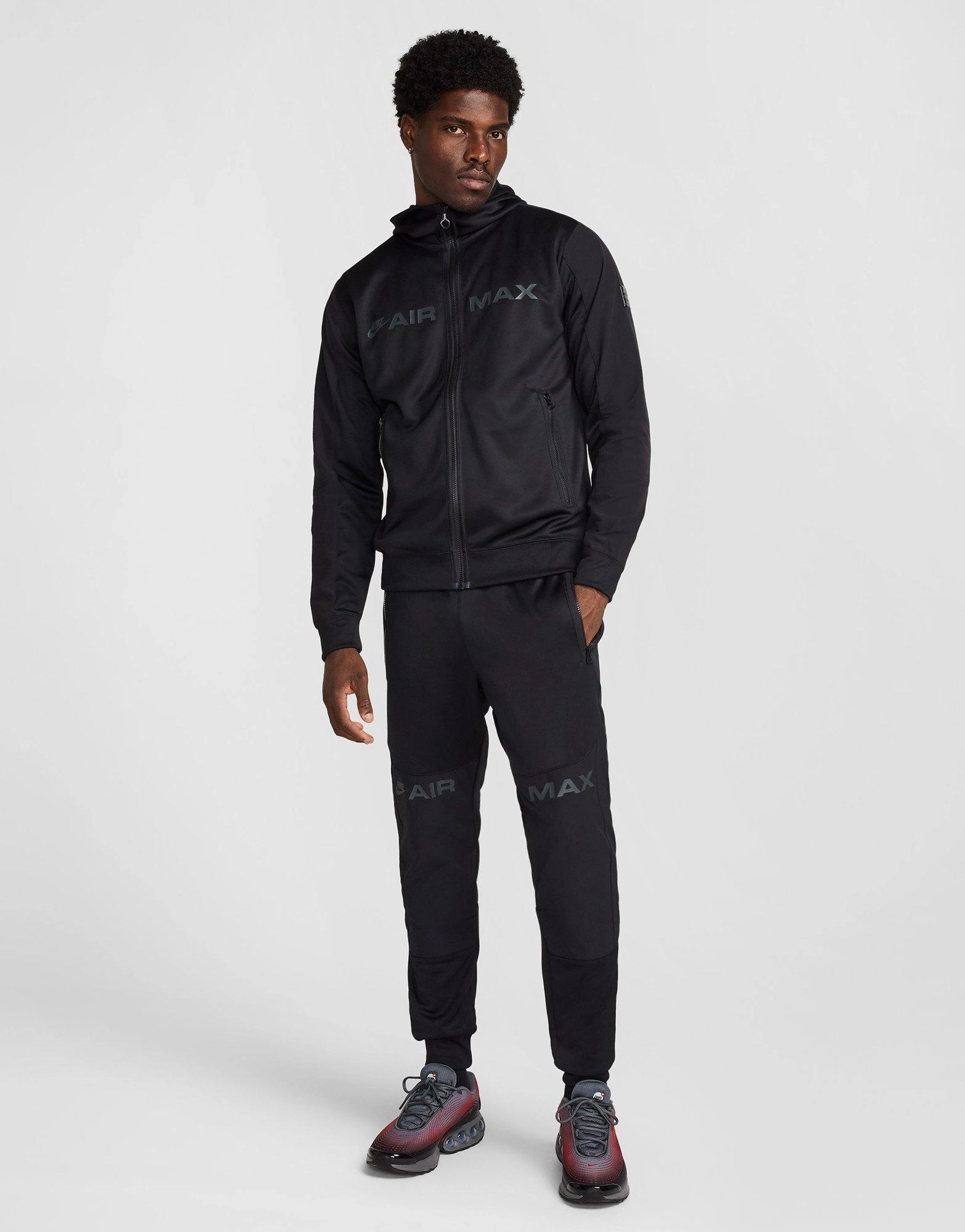 Vibe-Centered, Everyday Dynamism, Forward-Looking Fit, Minimal Mode, On-The-Go Style