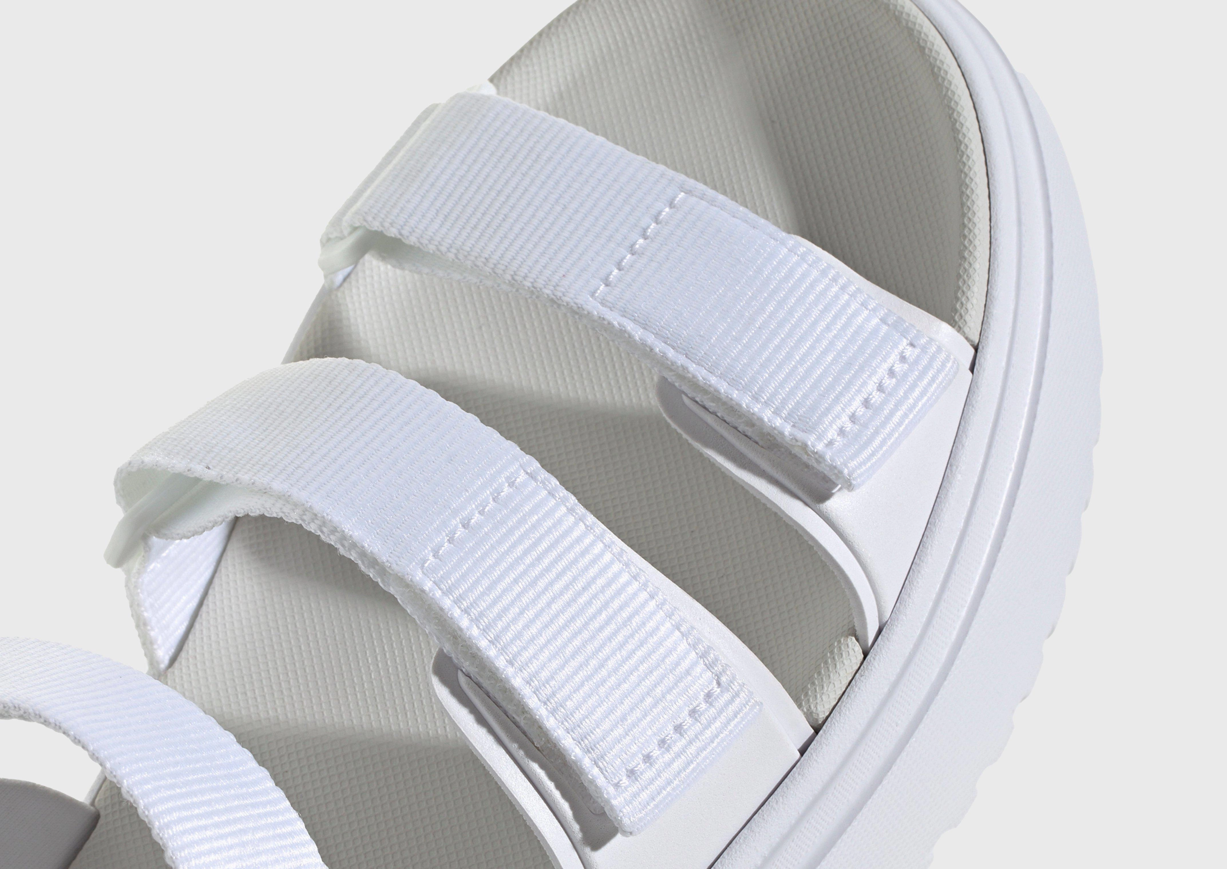 Ease Daily, Effortless Fit, Season-Neutral, Sleek Presence, Layer Up Smart, Essential Structure, Designed For Pace, Made To Roam