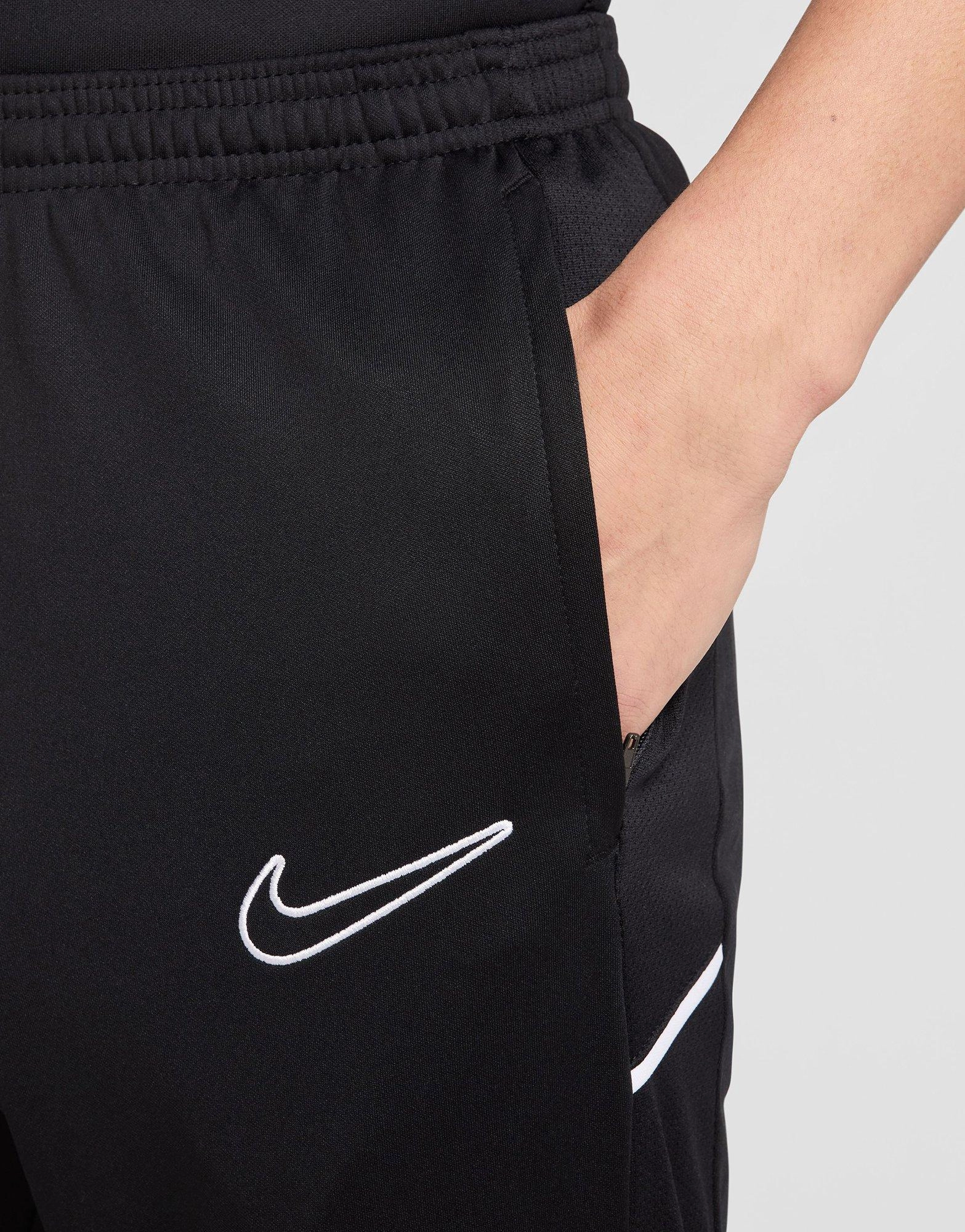 Form-Focused, Hybrid Life, Modular Core, Made For Days, Motion-Driven Wear, Core Style System, Subtle Signature, Everyday Ease