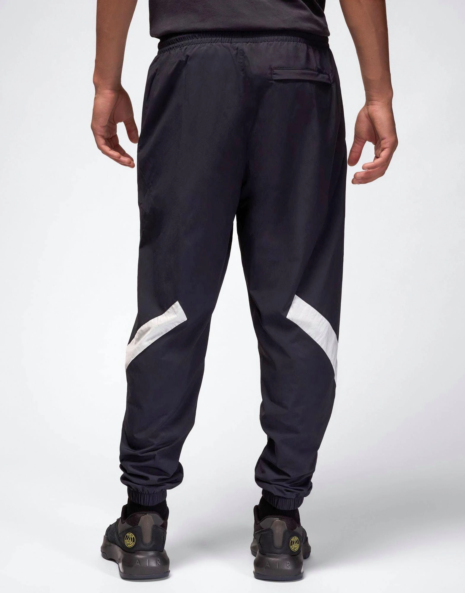 Cool Tones, Minimal Details, Premium Feel, Structured Freedom, Engineered For Flow