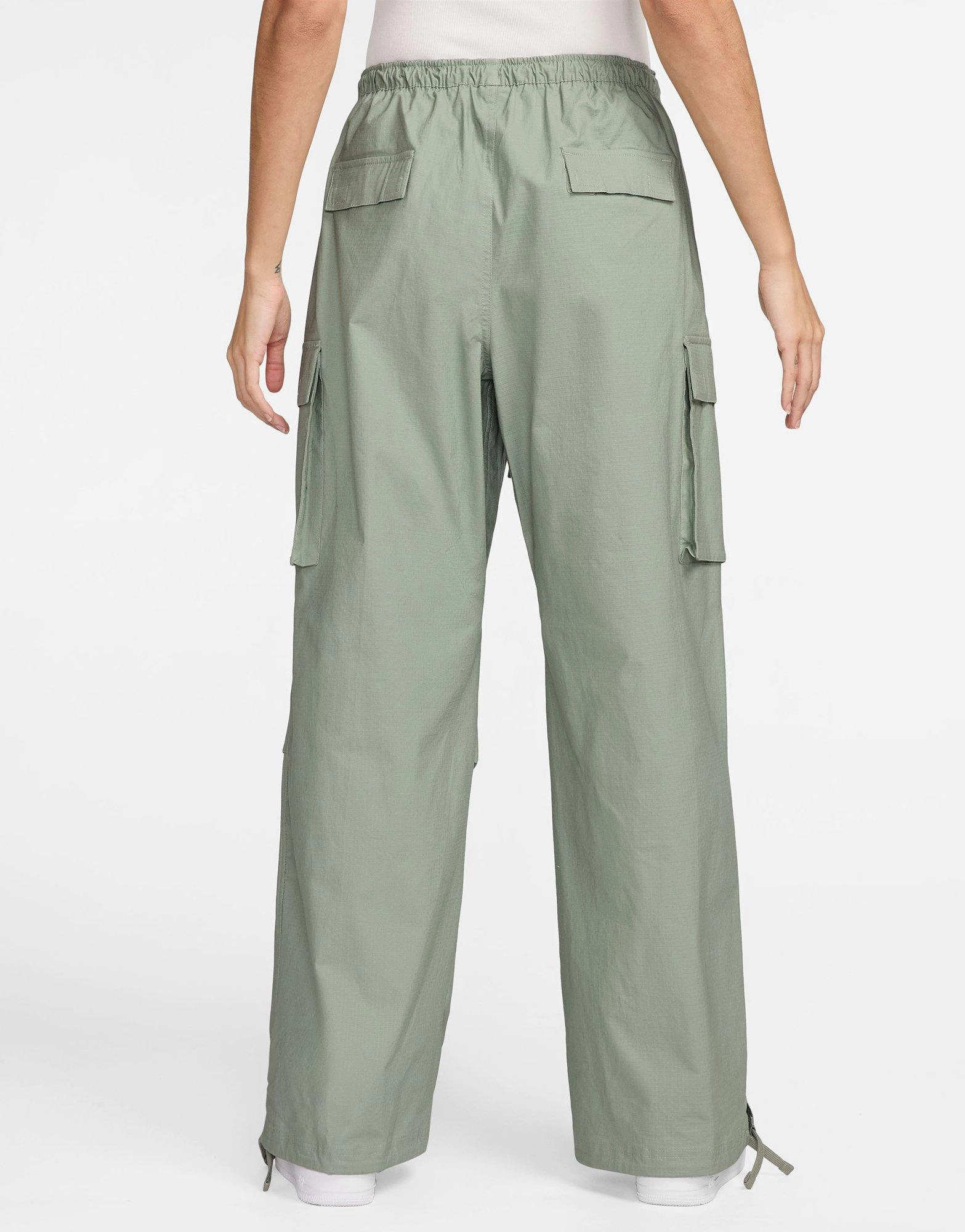 Adaptive Aesthetic, Ease Daily, Expressive Minimal, Comfort In Layers, Go-Anywhere Style, Elevated Layers, Vibe-Proof