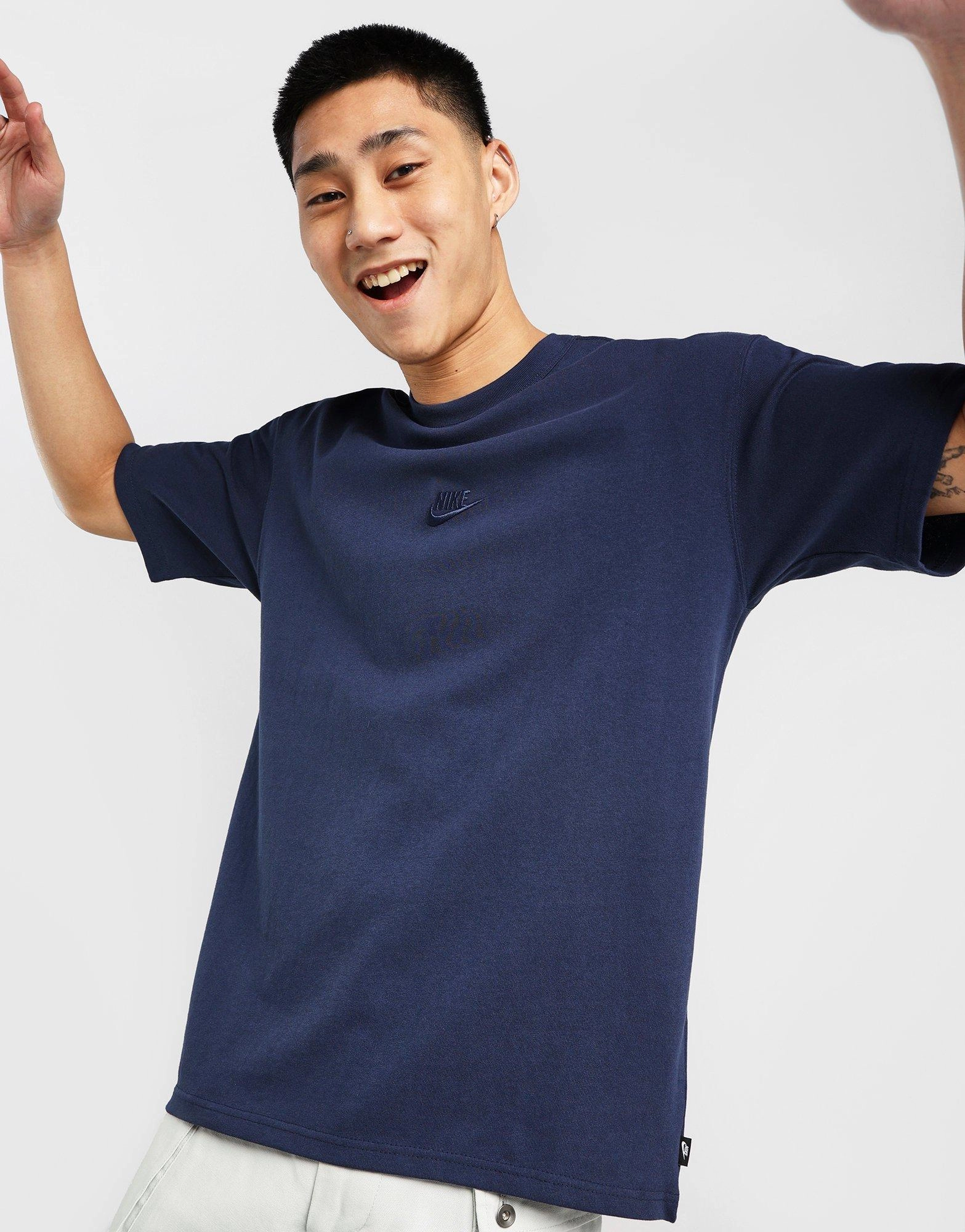 Minimal Gear, Future-Light, Streamlined Look, Rhythm-Based Wear, Clean City Core, Optimized Form, Activewear Redefined, Effortless Fit