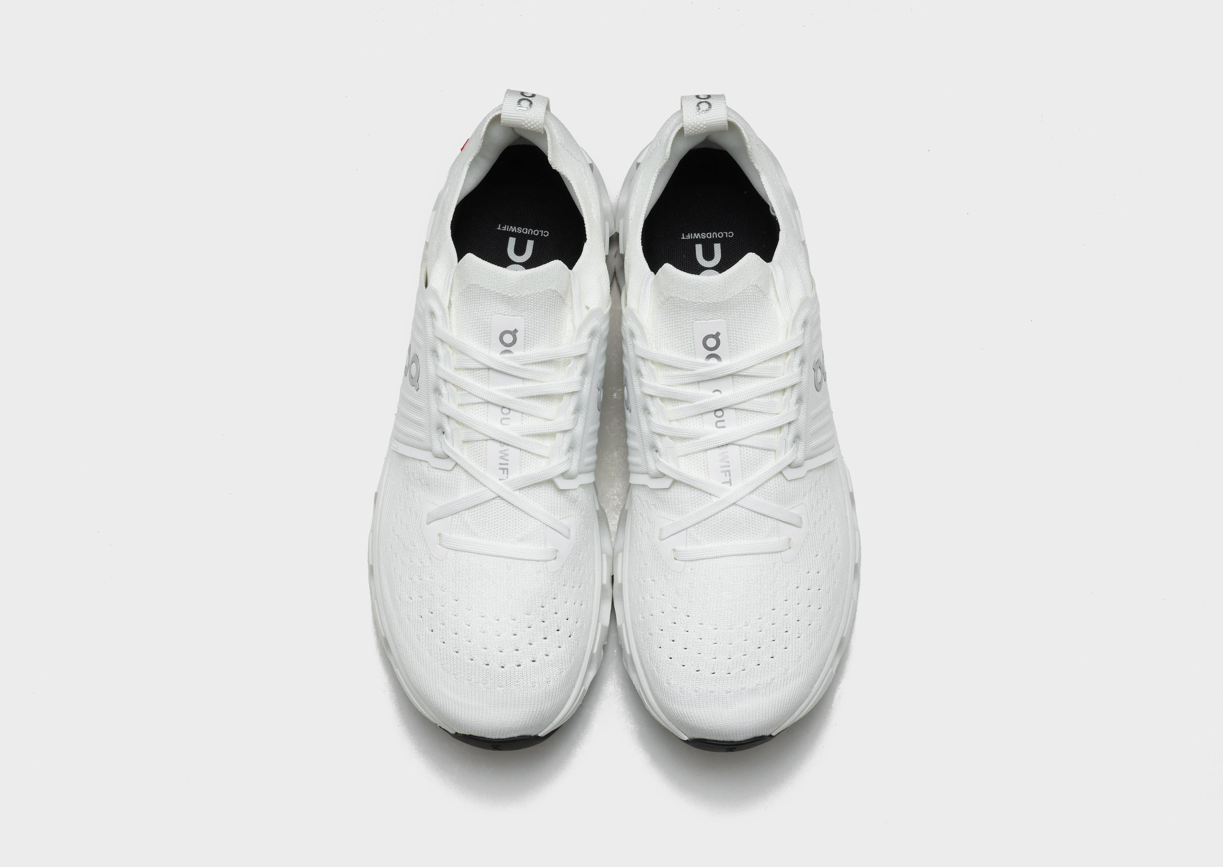 Precision In Style, Urban Transition, Minimal Design, Relaxed Motion, Crafted Quality, Pure Motion