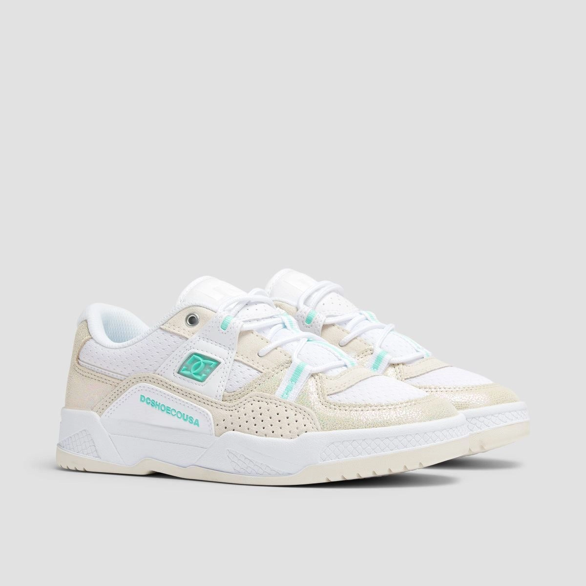 Modern Tone, Bold Details, Move And Live, Sleek Routine, Urban-Motion Fit