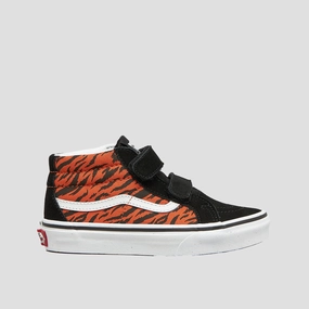 Design In Motion, Make It Flow, Made To Roam, Subtle Style Gear, Style Flowwear, Evolved Form, Modern Utility