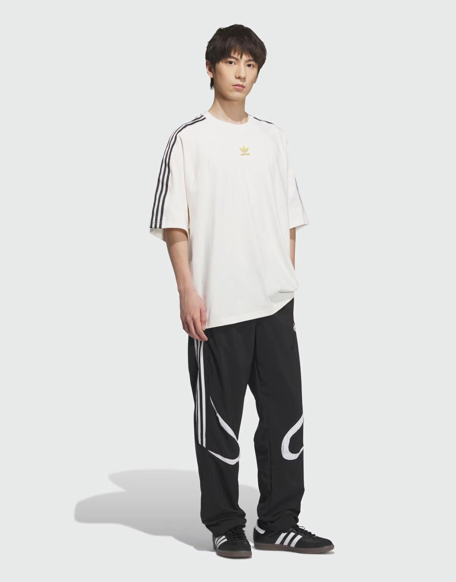 Fluid Design, Subtle Impact, Versatility Gear, Curated For Motion, Urban Clarity Wear, Rhythmic Fit, Function-Refined, Core-Driven