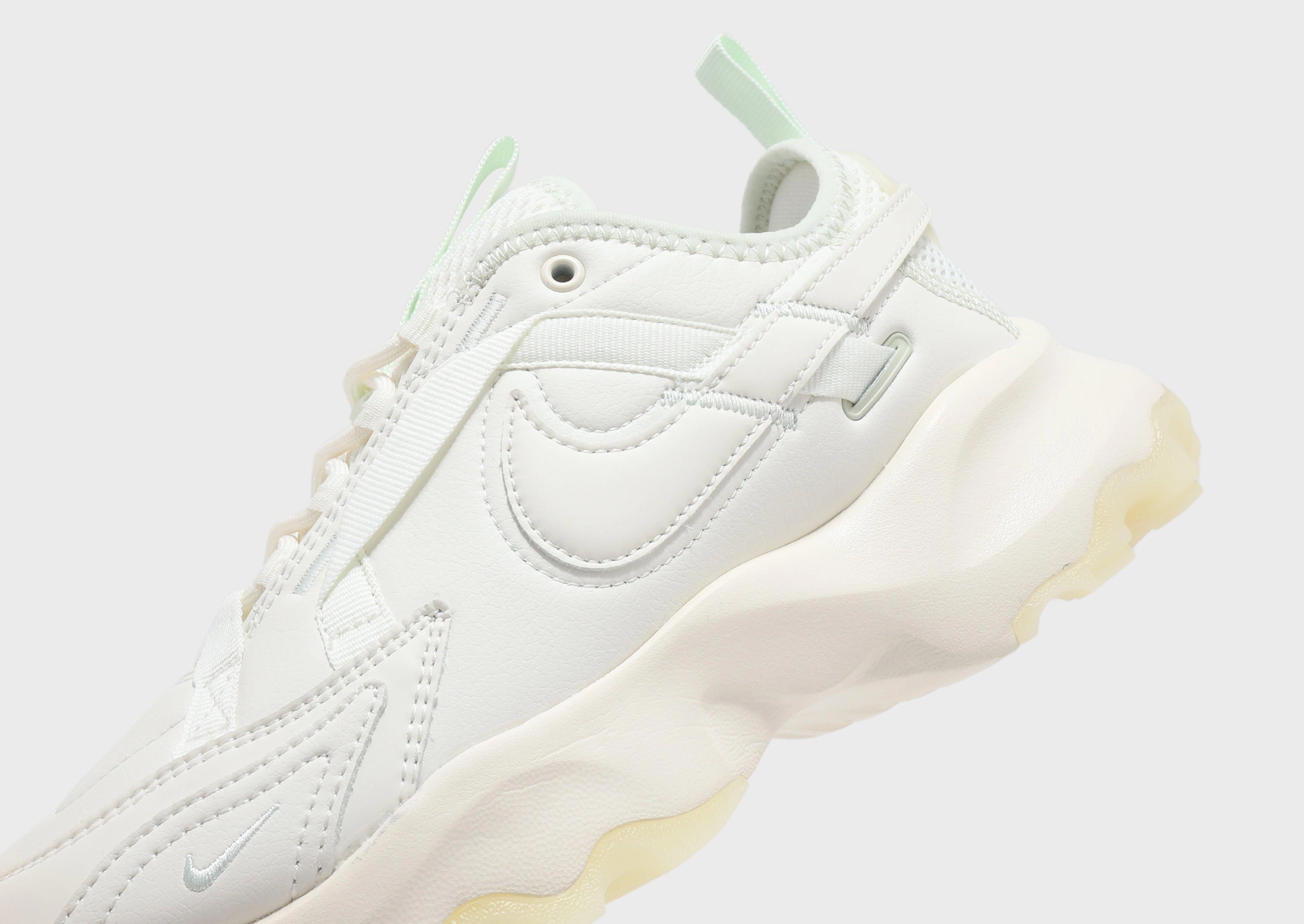 Driven By Comfort, Designed To Flex, Low-Profile Style, Minimalist Edge, Cool Fit System, Dynamic Looks