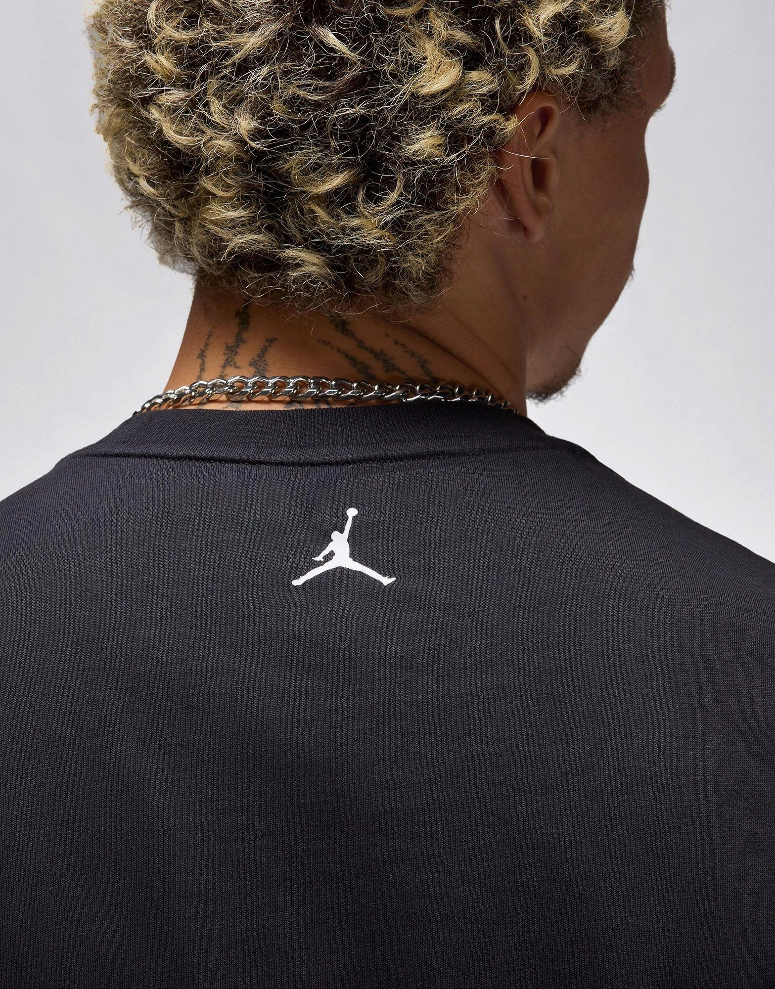 Refined To Move, Smooth Layers, Style In Balance, Clean Direction, Motion-Minded
