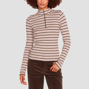 Clean Direction, Everyday Uniform, Cool Fitwear, Designed For Days, Soft Urban Core, Sleek Comfortwear, Urban Clarity Wear, Your Functional Form