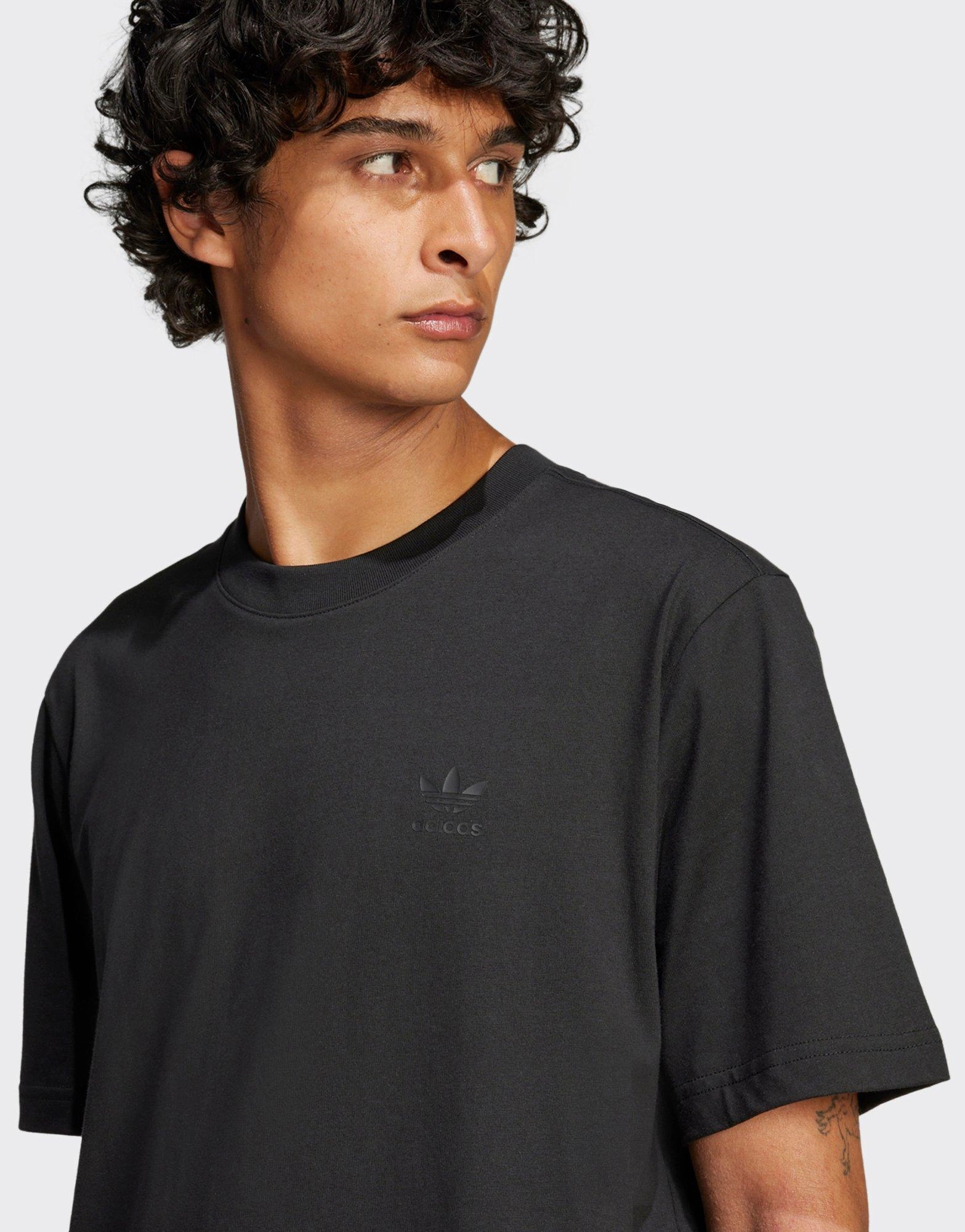 Elevated Basics, Fresh Silhouette, Crafted Now, Modular Minimalism, Core To Explore, Universal Outfit, Tailored For Life, Season-Free Style