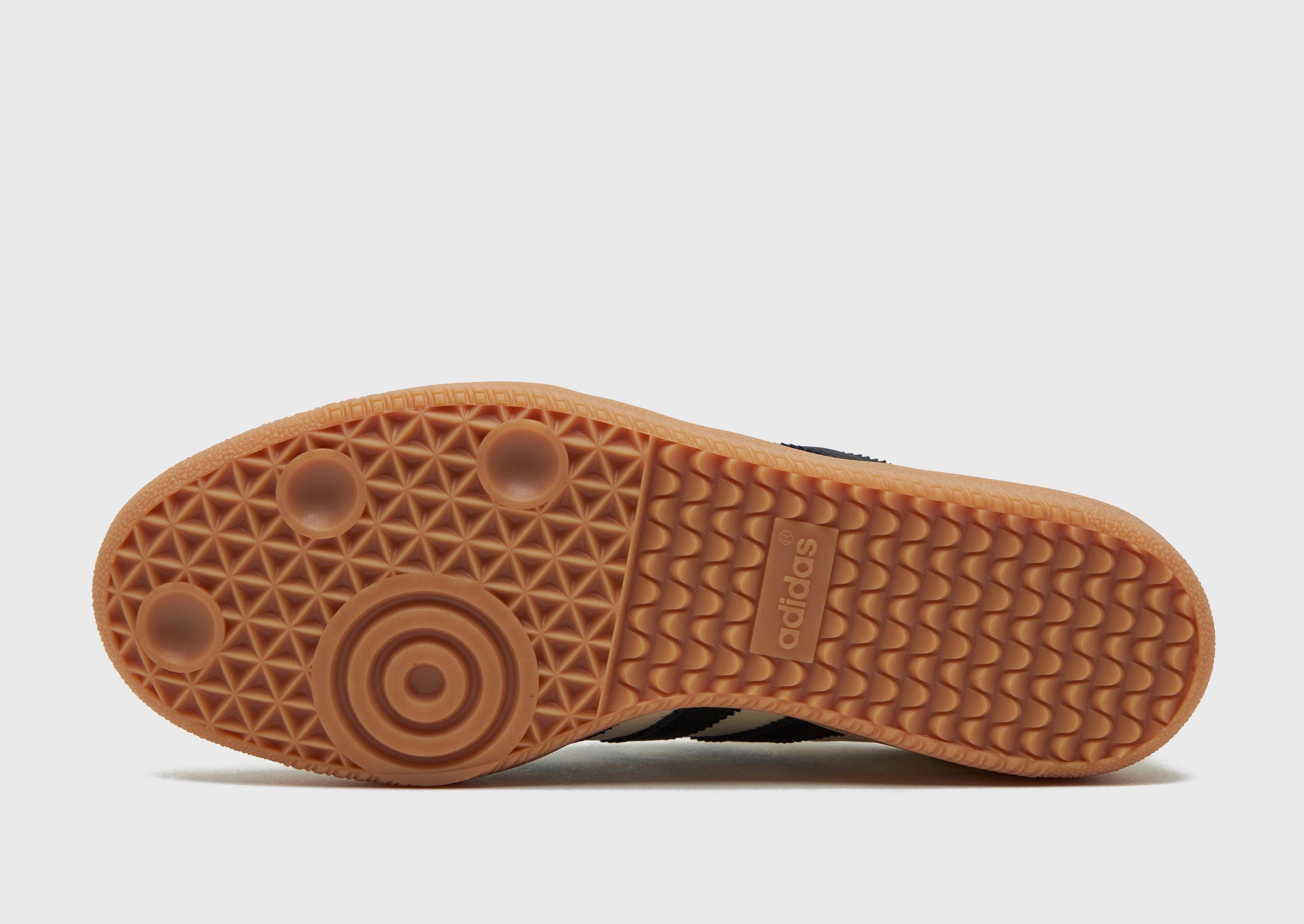 Structured Freedom, Low-Key Bold, Minimal Design, Modular Function, Elevate Your Routine, Seamless Outfit, Essential Rhythm, Engineered Simplicity