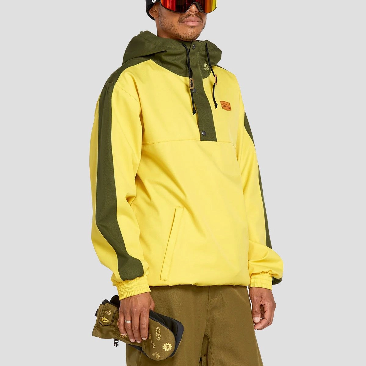 Wear The Moment, Cool Shift, Layer Mindset, Streamline-Ready, Conscious Layers, Step Into Rhythm, Adaptable Pieces