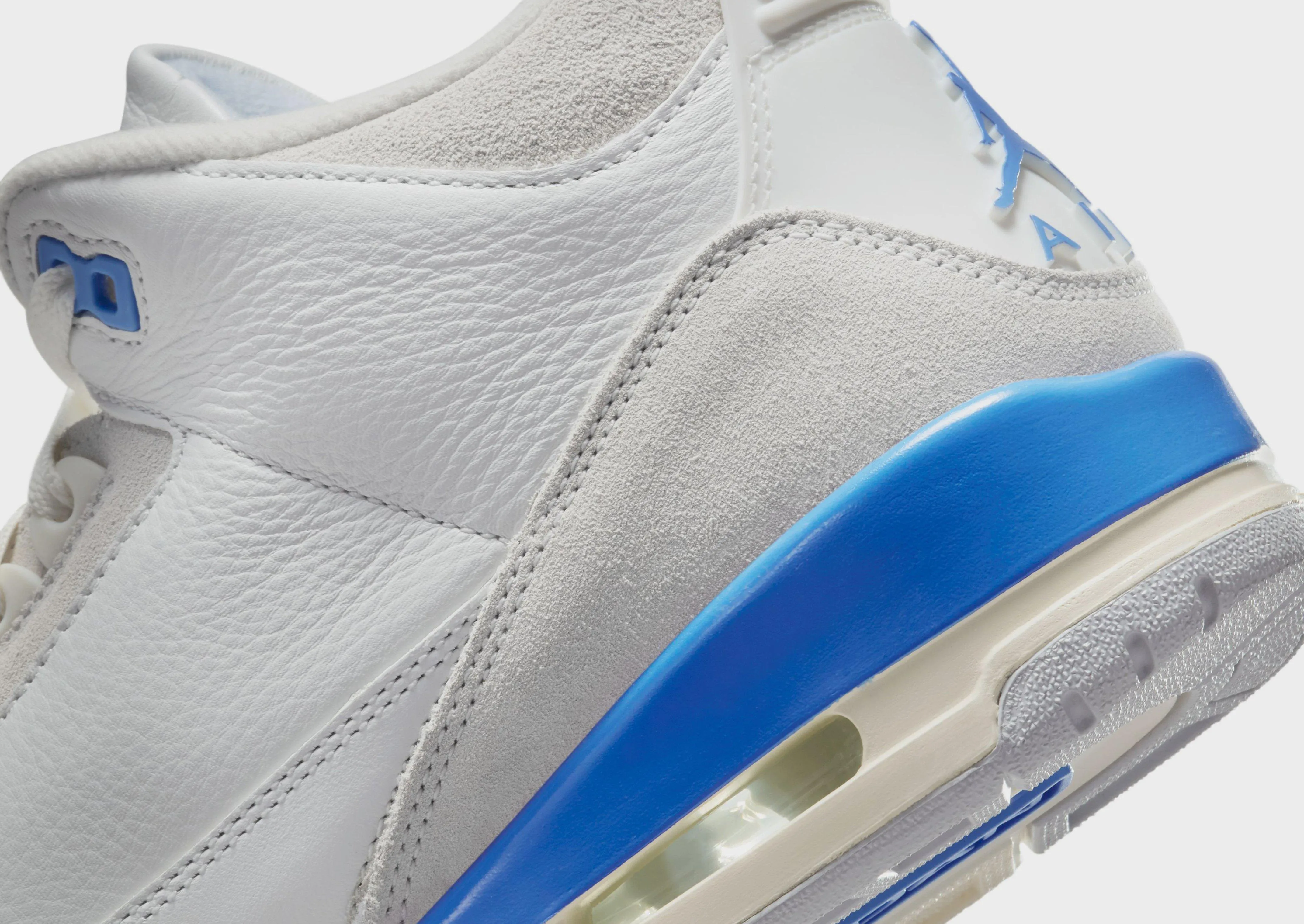 Built For Real, Design In Motion, Easy Fit System, Relaxed Innovation, Seasonless Drop