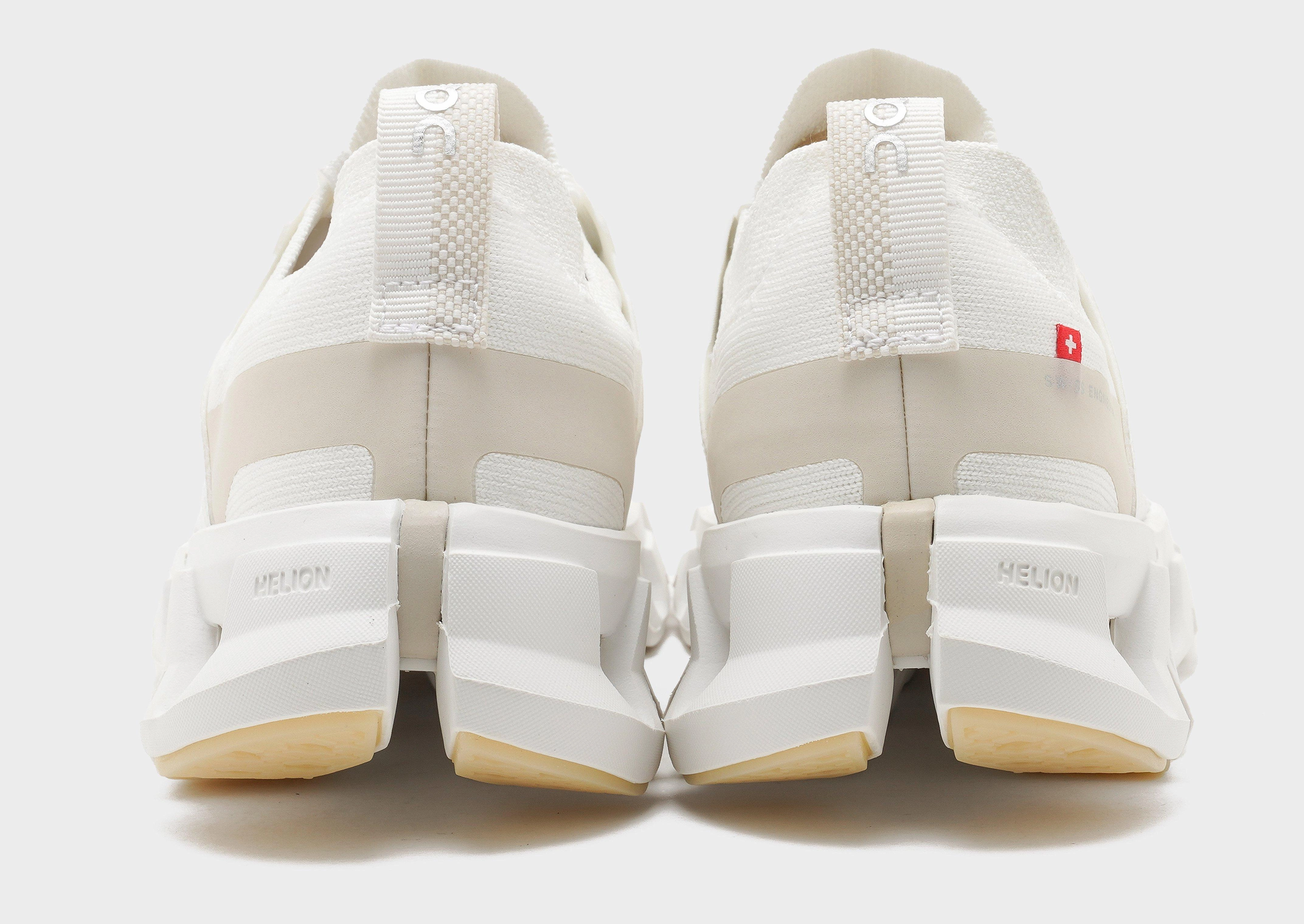 Iconic Minimalism, City Rhythm, Everyday Ease, Ultra-Clean Style, Constant Comfort
