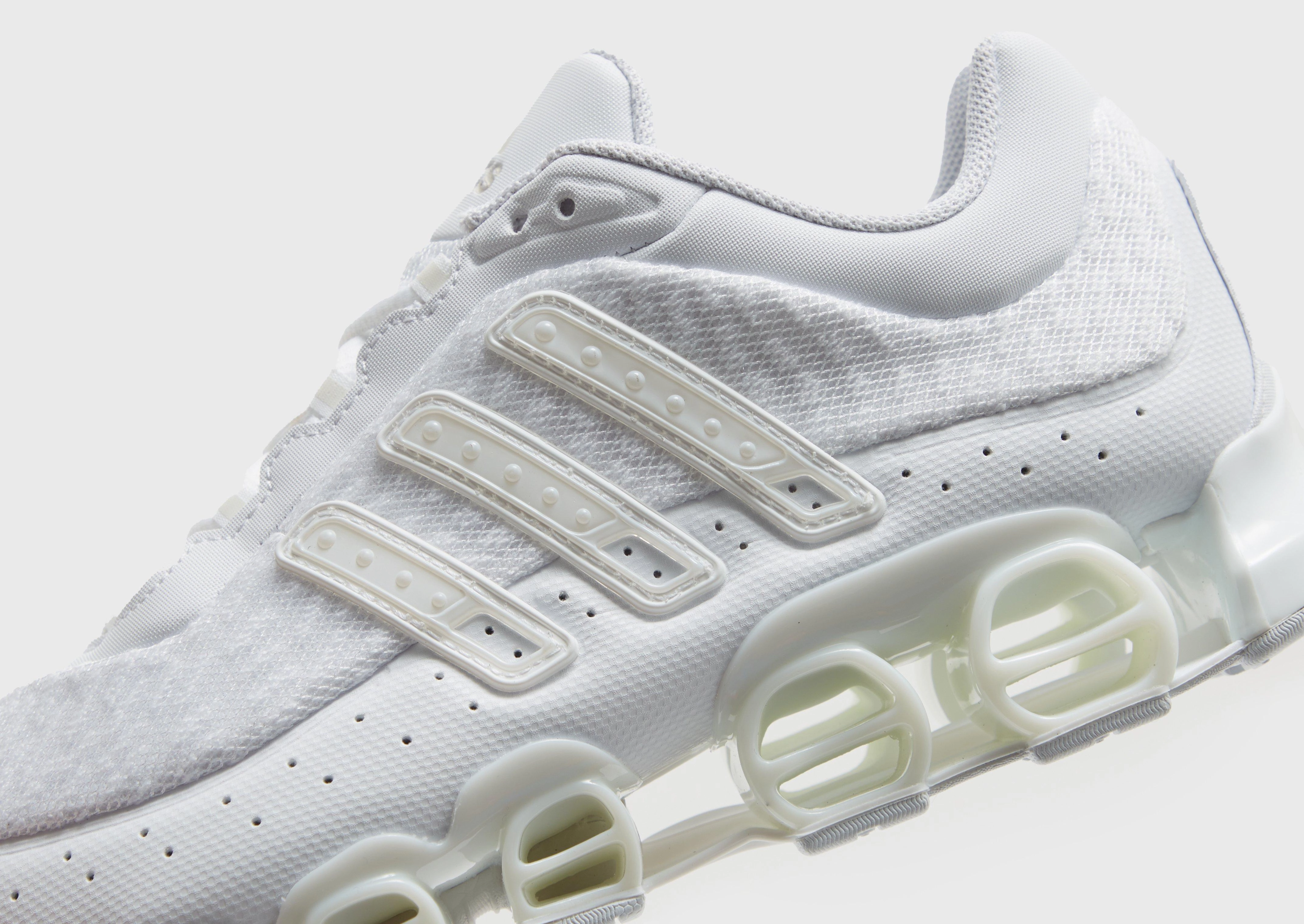 Clean-Life Gear, Seamless City, Comfort-Focused, Expressive Minimal, Flow With Confidence, Quiet Boldness, Unified Fit