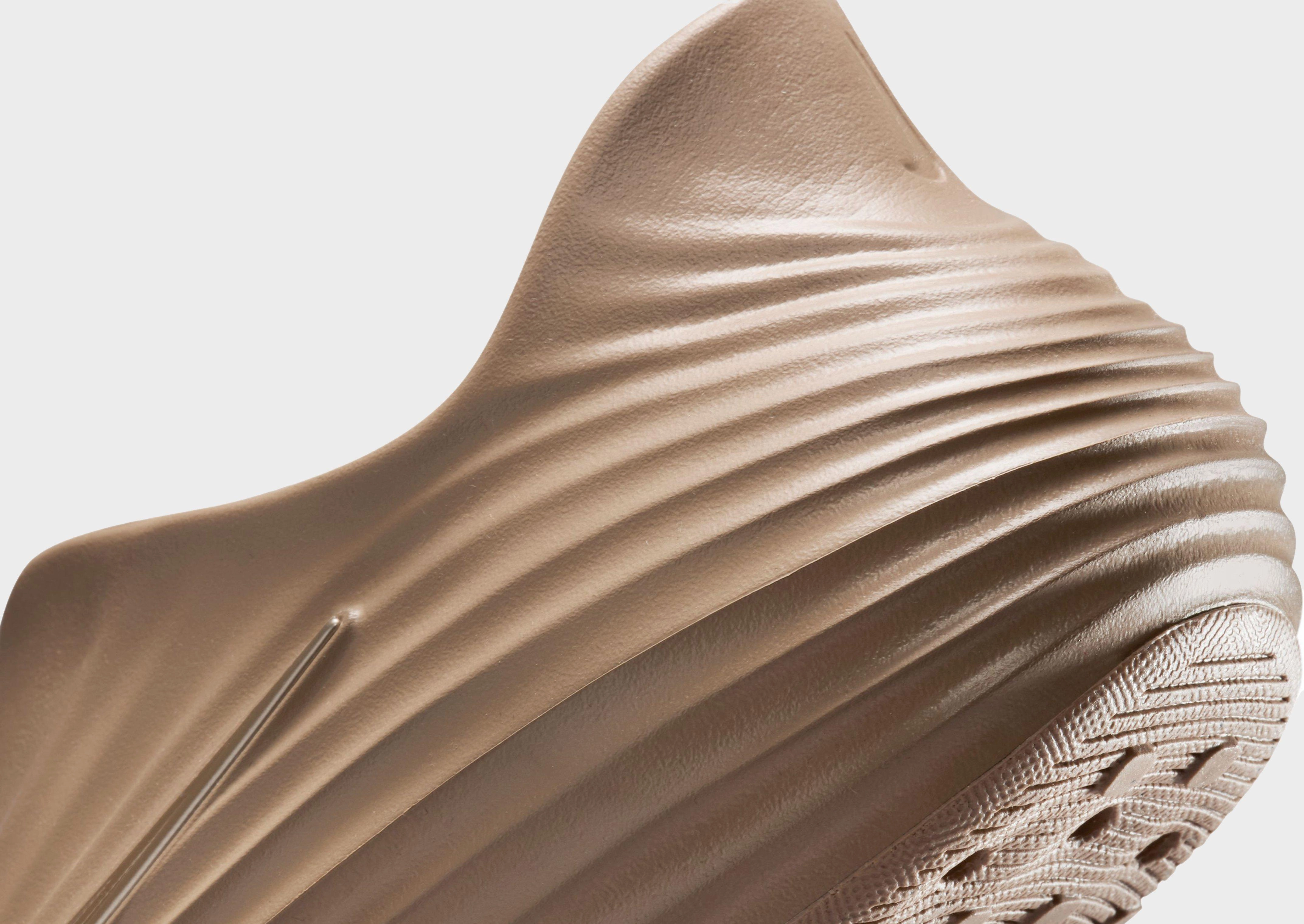 Edge-Layered, Streamline-Ready, Light-Living, Ease In Motion, Ultra-Clean Style