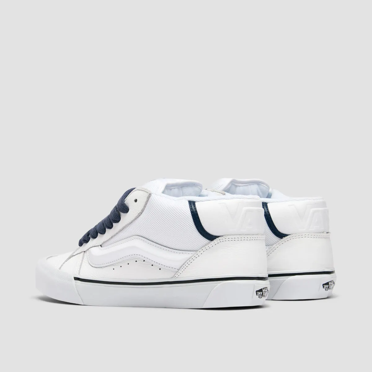 Soft-Fit System, Streamlined Look, Style Simplified, Go-Mode Ready, Light Motion Gear