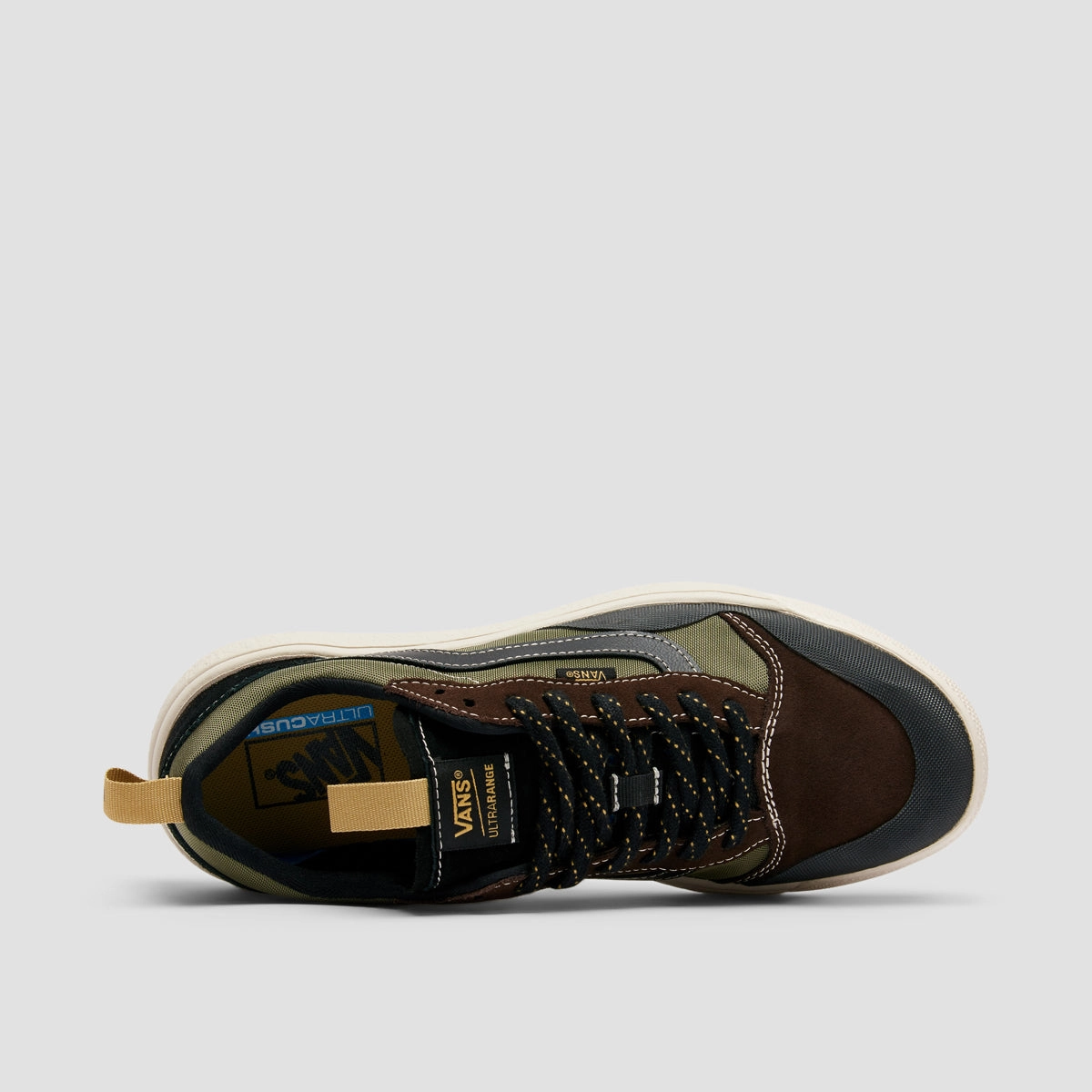 Form In Action, Smooth Layers, Subtle Signature, Modern Wearables, Comfort-Driven, Integrated Lifestyle, Light-Living, Elevated Gear