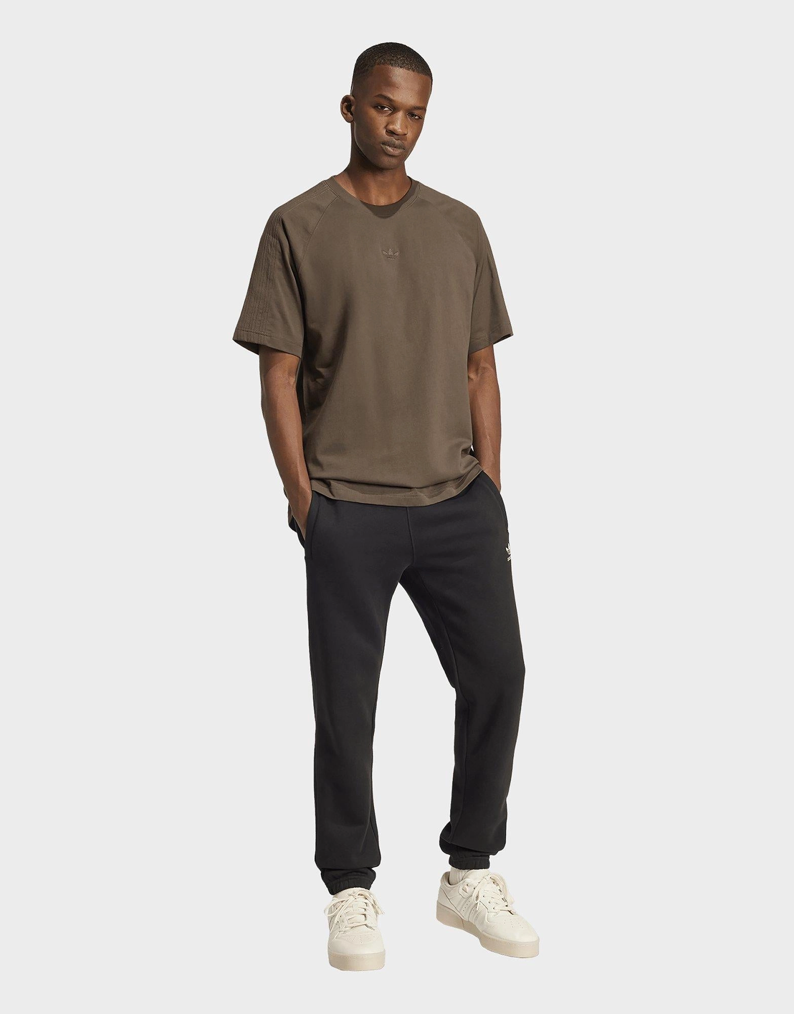 Refined Looks, Clean Movement, Quiet Vibe, Active Corewear, Your Functional Form