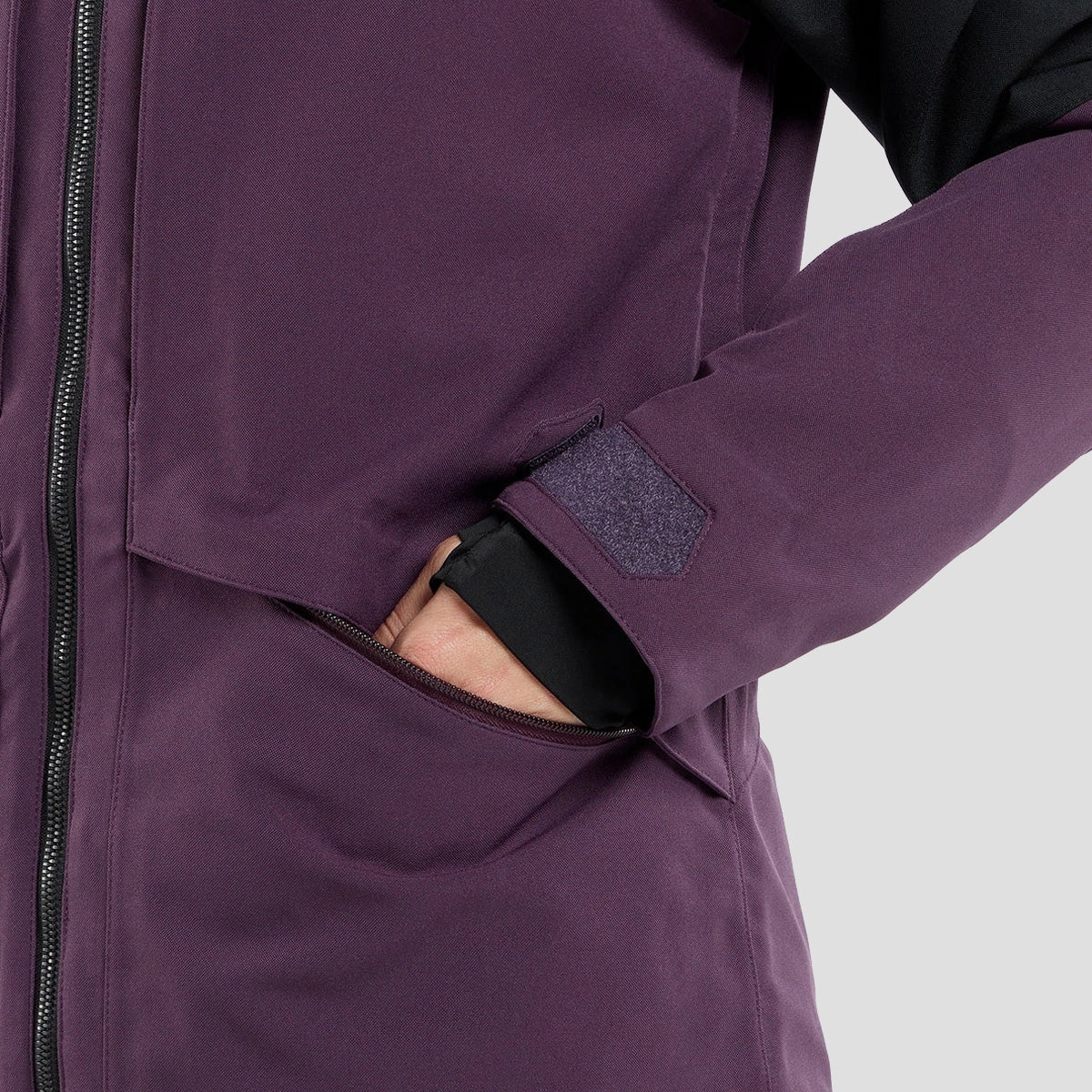 New Neutral, Sleek Essentials, Optimized Outfit, Purpose Fit, The New Essential, In-Motion Look, Tailored Utility