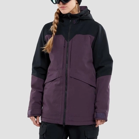 Minimalist Edge, Reimagined Comfort, Minimal Details, Tech-Forward Fit, Street Clarity, Multi-Wear Outfit