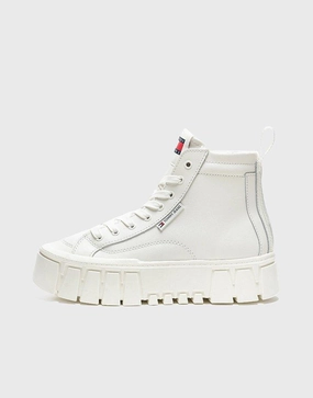 Clean Aesthetic, Modern Tone, Lifestyle Direction, Design In Motion, Engineered Simplicity, Progressive Edge, No-Fuss Fit